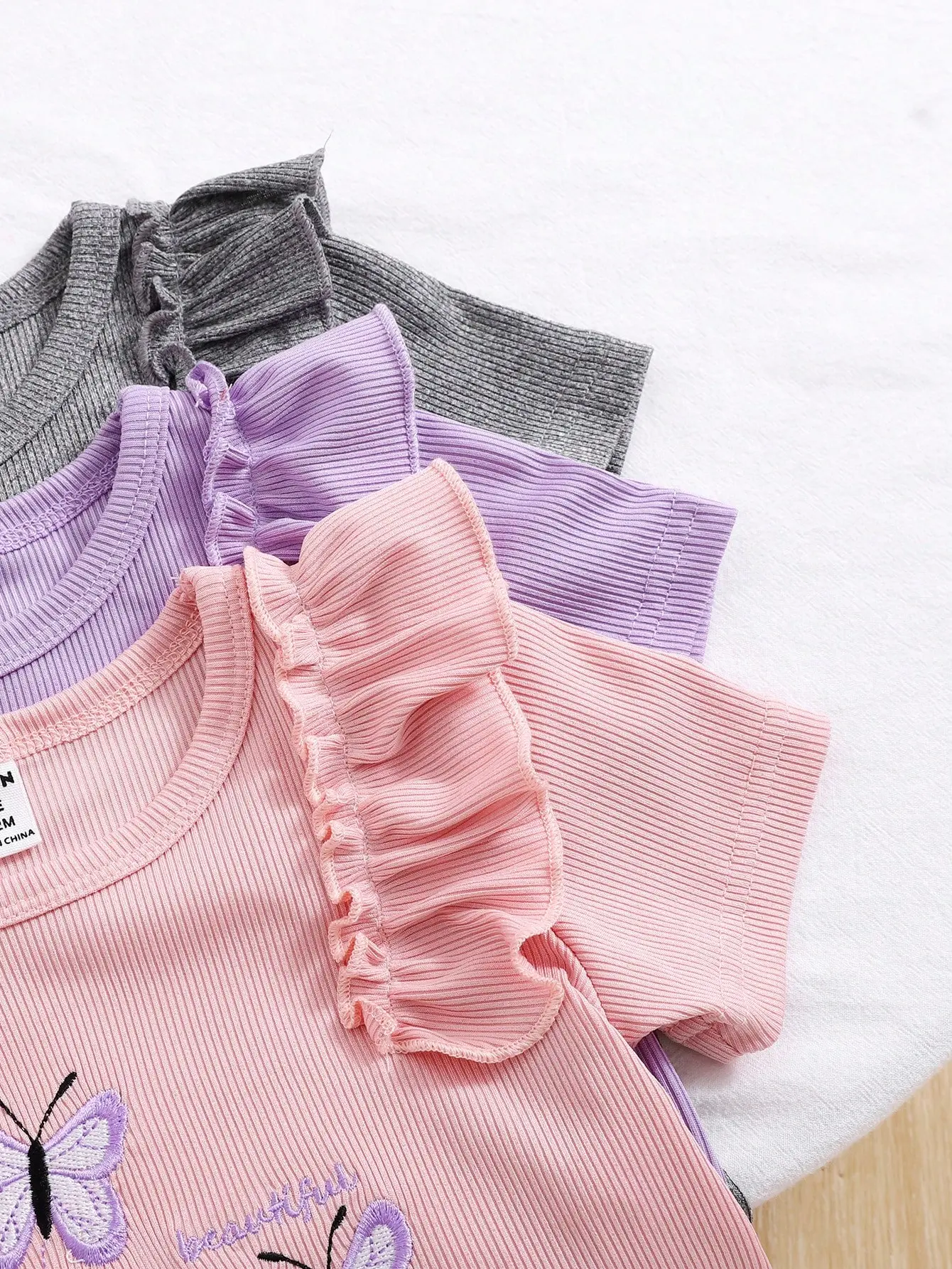 A Set Of 6 Pieces Of Solid Color Striped Fly-Sleeved Short-Sleeved Triangular Halberd And Headscarf For Newborns In Summer