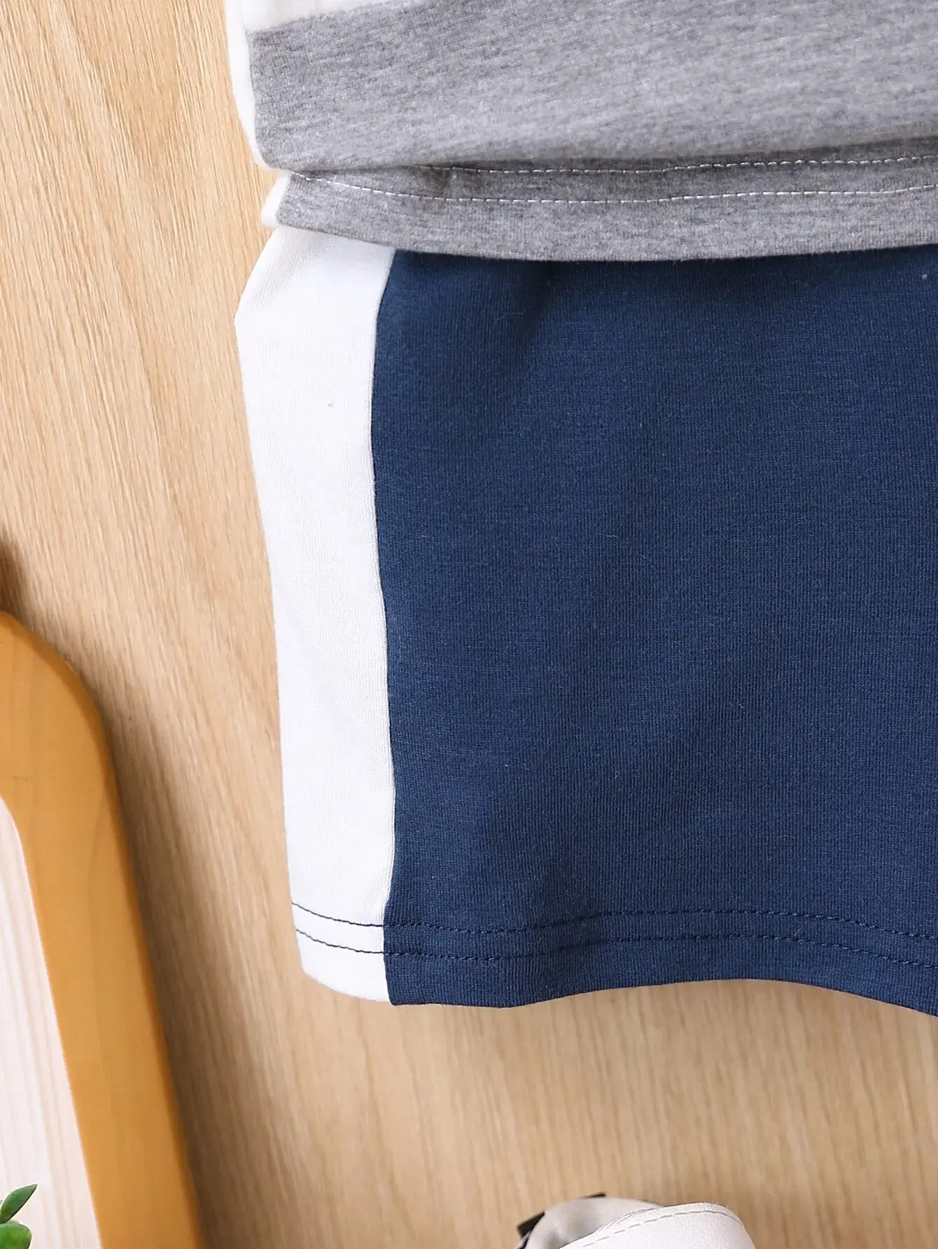 2-Piece Baby Boy Summer Leisure Sports Outdoor Breathable Comfort Color Patchwork Short Sleeve Shorts Set Small Dinosaur Pattern