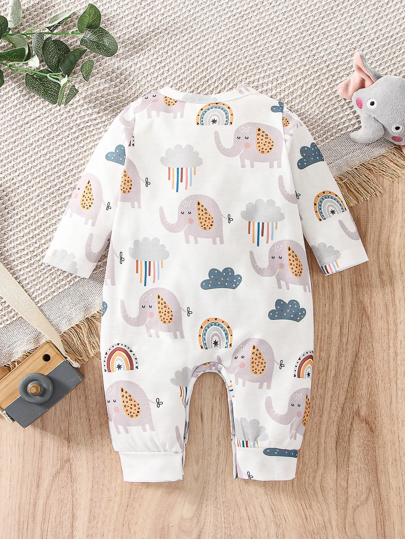 In Autumn Newborn Baby Girls Are Cute And Charming Wearing Rainbow Elephant Casual And Soft One-Piece Suits For Baby Boys
