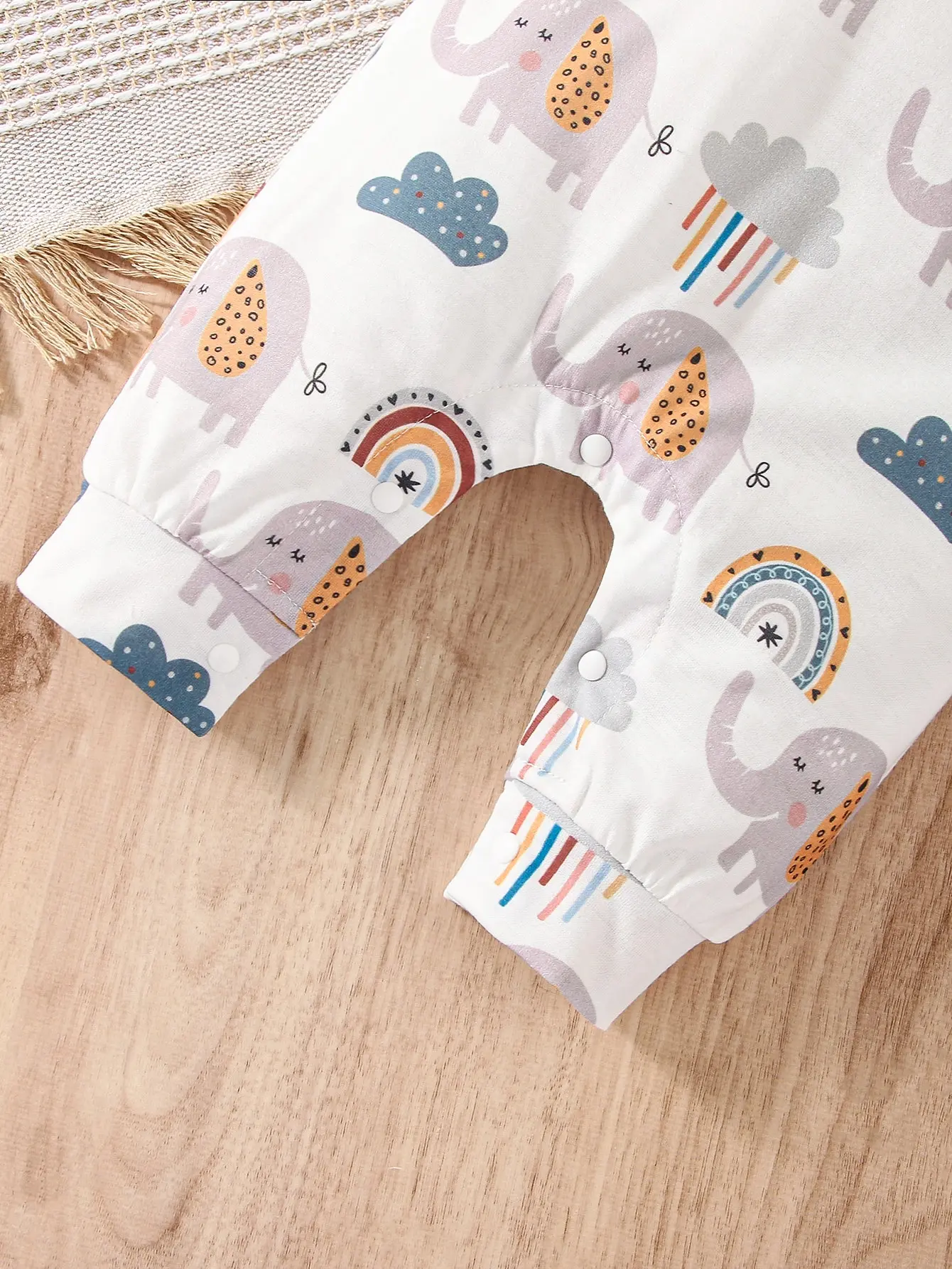 In Autumn Newborn Baby Girls Are Cute And Charming Wearing Rainbow Elephant Casual And Soft One-Piece Suits For Baby Boys