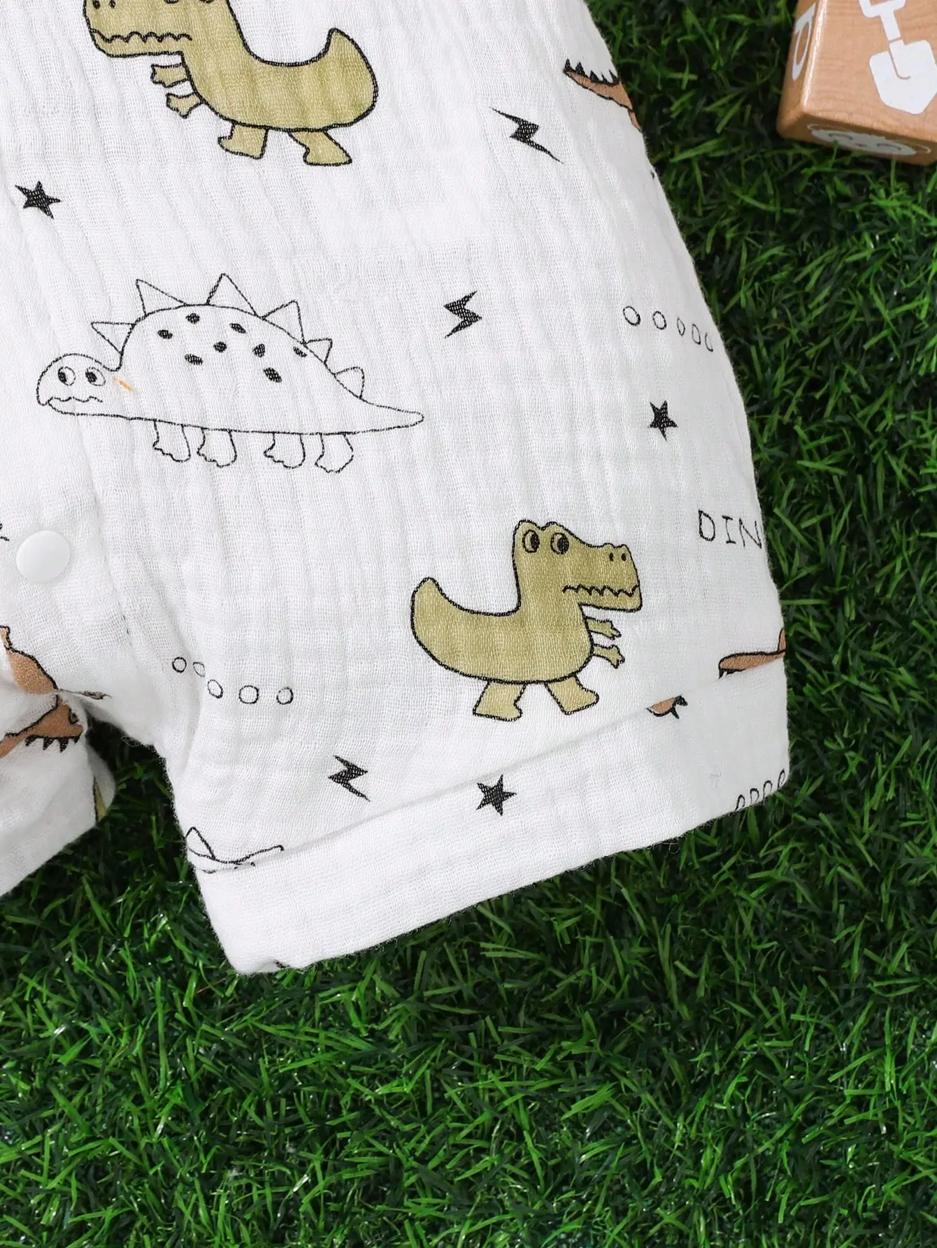 The New Summer Baby Cartoon Dinosaur Full-Print Short-Sleeved Jumpsuit Is Made Of Pure Cotton, Soft, Comfortable And Cute