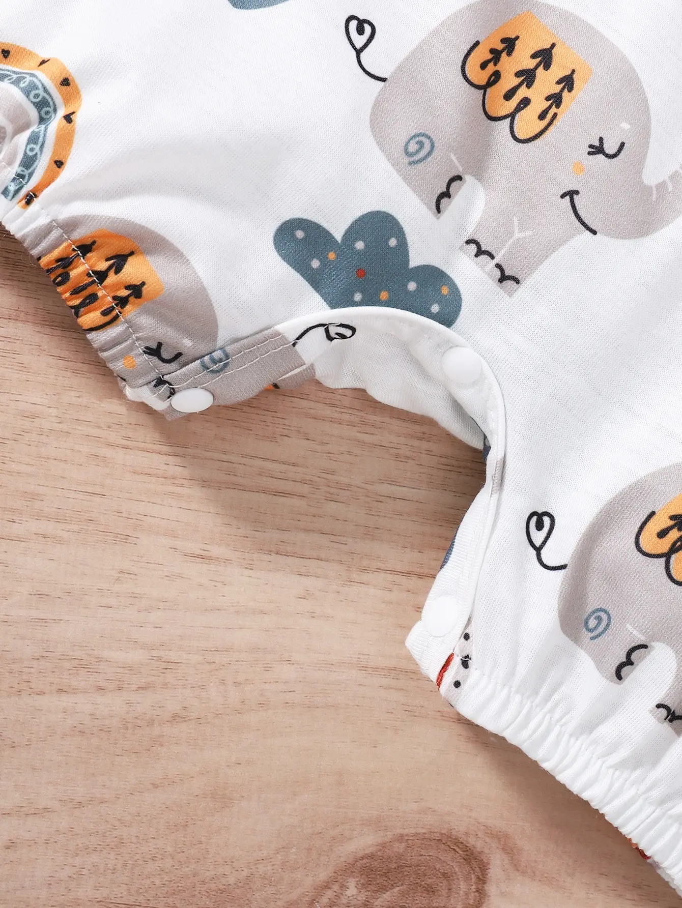 The New Summer Baby Girl's Casual And Cute Little Elephant Rainbow One-Piece Climbing Suit Is Comfortable And Soft