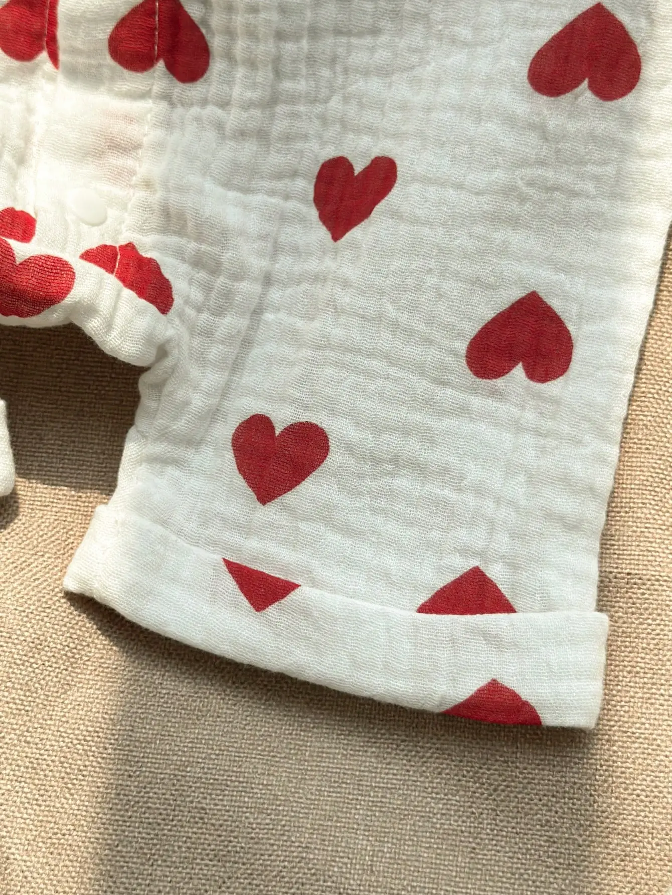 The New Pure Cotton Heart-Shaped Full-Print Short-Sleeved Jumpsuit For Newborn Babies In Summer Is Comfortable And Soft