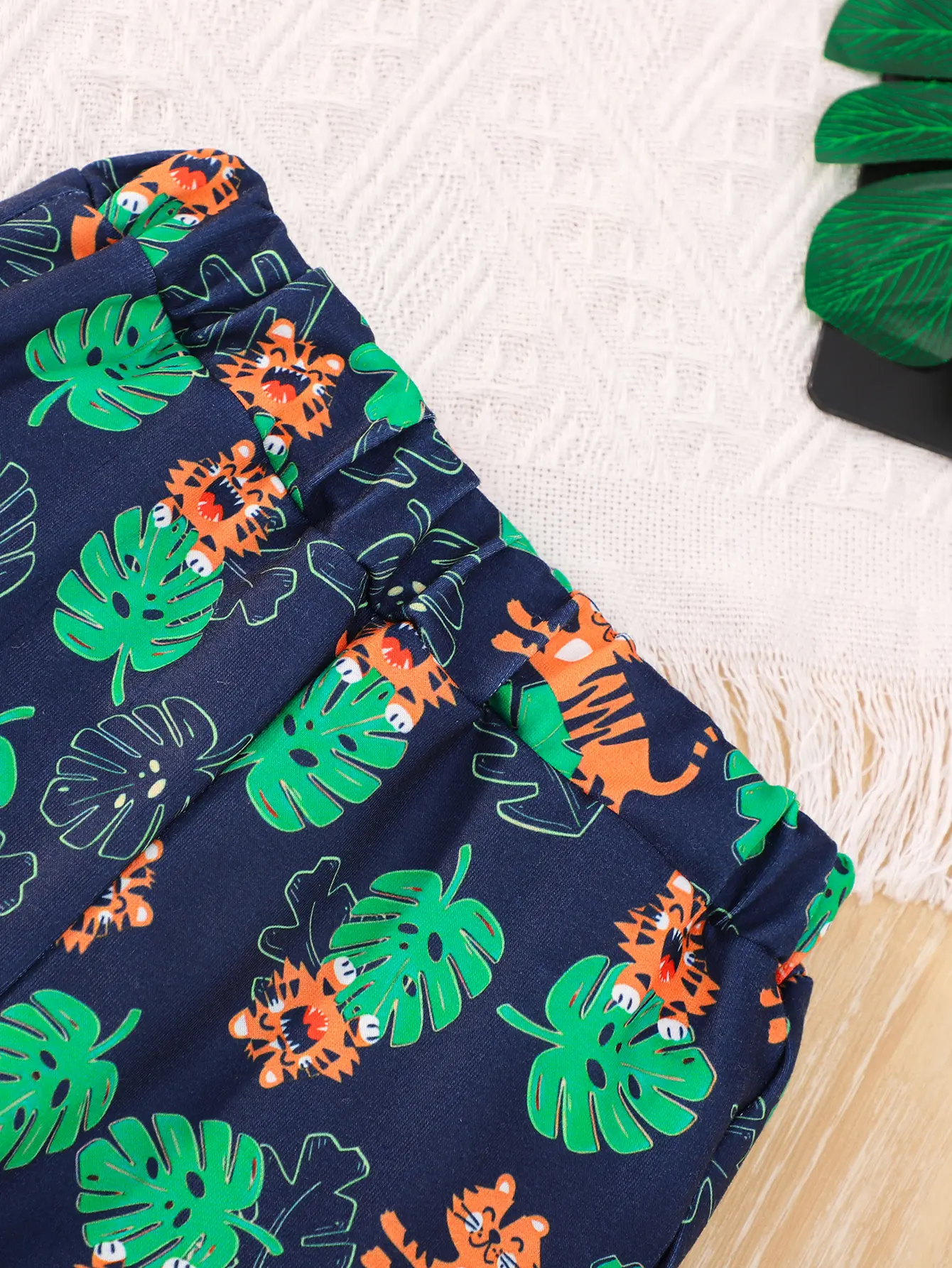 A Set Of 2-Piece Spring And Autumn Boys' Over-The-Shoulder Tiger Print Hoodie And Boys' Little Tiger Print Casual Pants
