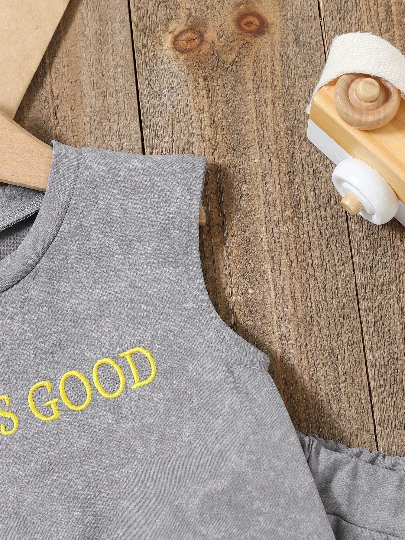 Summer New Baby Boy Vest Letter Top + Workwear Pocket Shorts 2-Piece Outdoor Sports And Casual Set