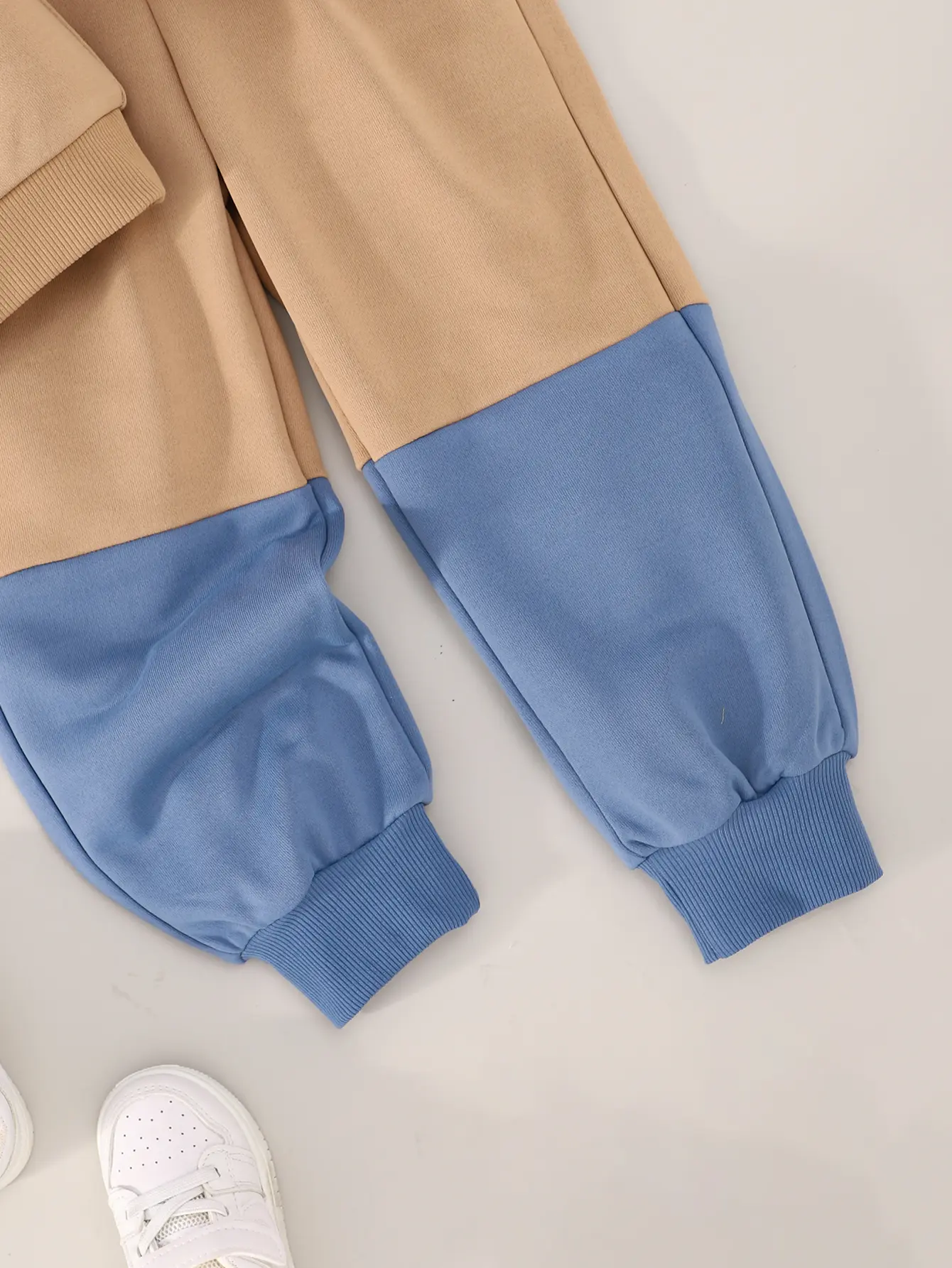 2-Piece Boys' Color-Blocking Sweatshirt Set Children's Patchwork Sportswear Pants Casual Long Pants Two-Piece Set