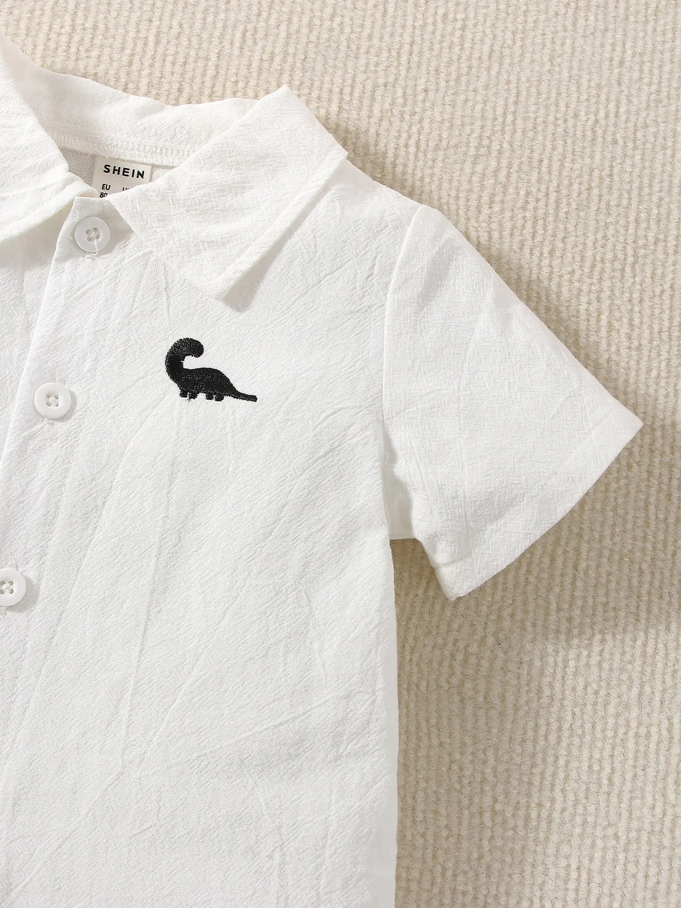 A Fashionable And Simple Two-Piece Set Of Thin White Short-Sleeved Shirt And Shorts For Boys In Summer