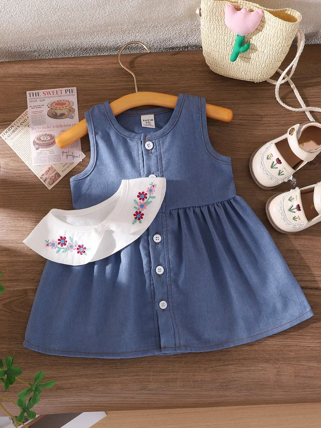 A New Summer Sleeveless Dress For Baby Girls An Outdoor Camping Embroidered Flower Doll Collar Denim Blue Dress