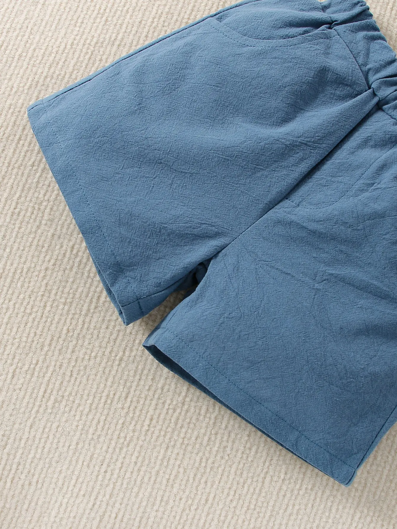A Fashionable And Simple Two-Piece Set Of Thin White Short-Sleeved Shirt And Shorts For Boys In Summer