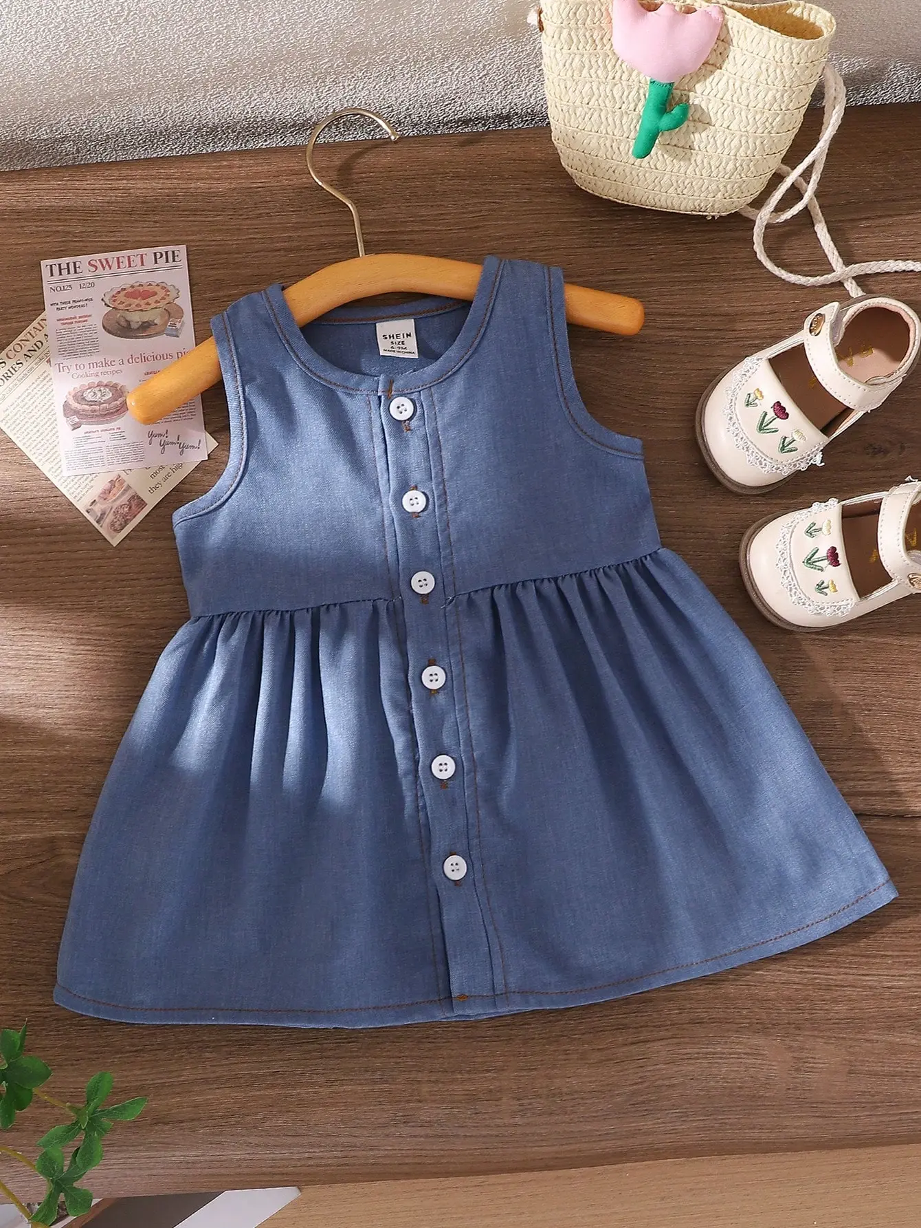 A New Summer Sleeveless Dress For Baby Girls An Outdoor Camping Embroidered Flower Doll Collar Denim Blue Dress
