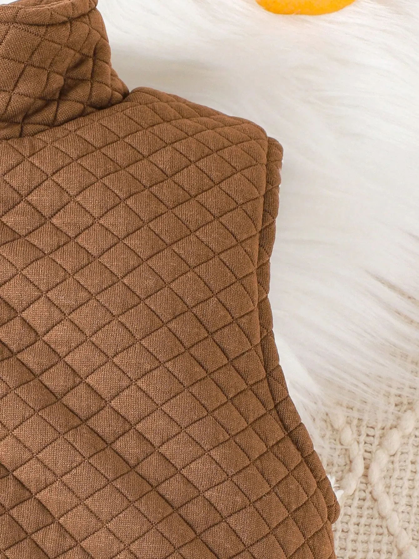 A Simple And Casual Brown Sleeveless Zipper Jacket For Outdoor Warm Vests Of Baby Boys In Autumn And Winter