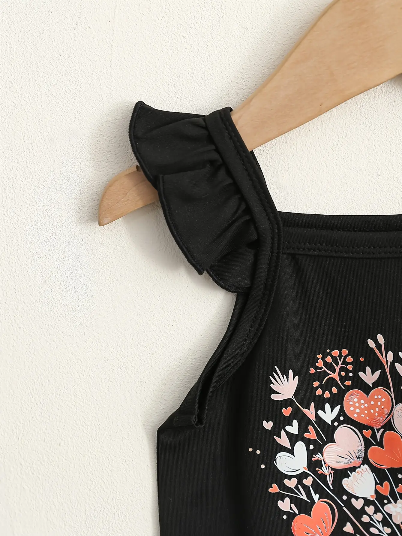 A 3-Piece Set Of Cute Summer Fly-Sleeved Halter Jumpsuit For Baby Girls And A Simple Floral Printed Triangular Halter