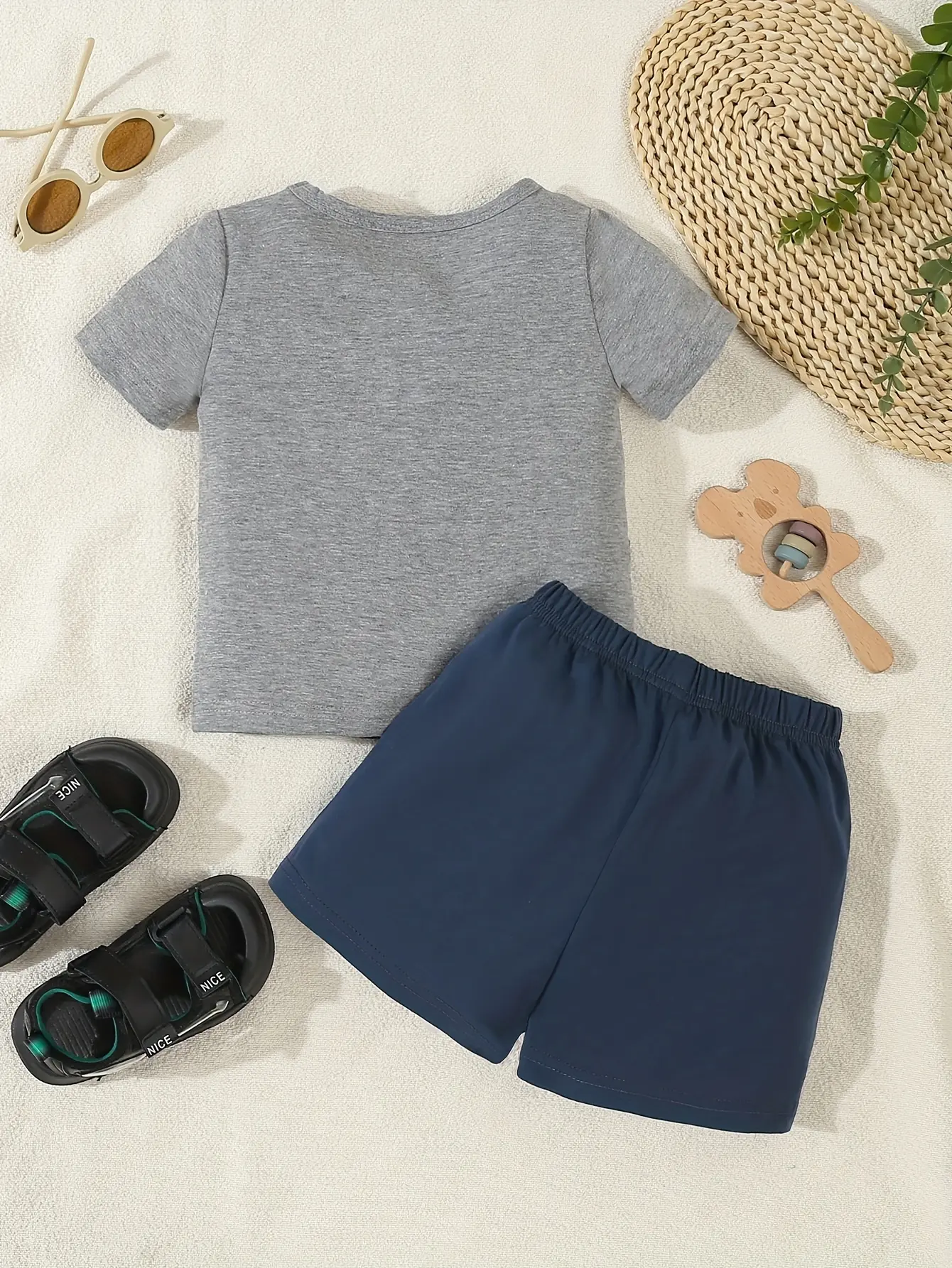 Summer's New Simple Color-Blocking Short-Sleeved Shirt And Shorts Set For Boys A Two-Piece Outdoor Sports And Casual Set For Bo