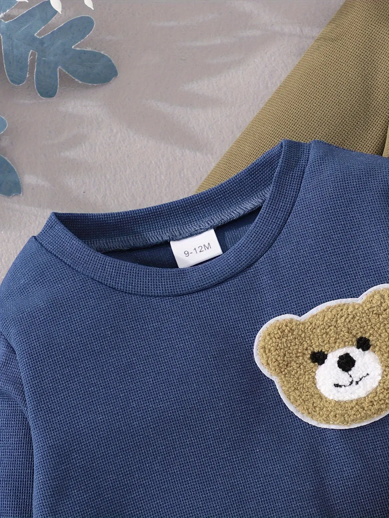 A 3-Piece Set Of Cute Little Bear Applied-Patterned Waffle Round-Neck T-Shirt For A Warm Autumn And Winter Outfit
