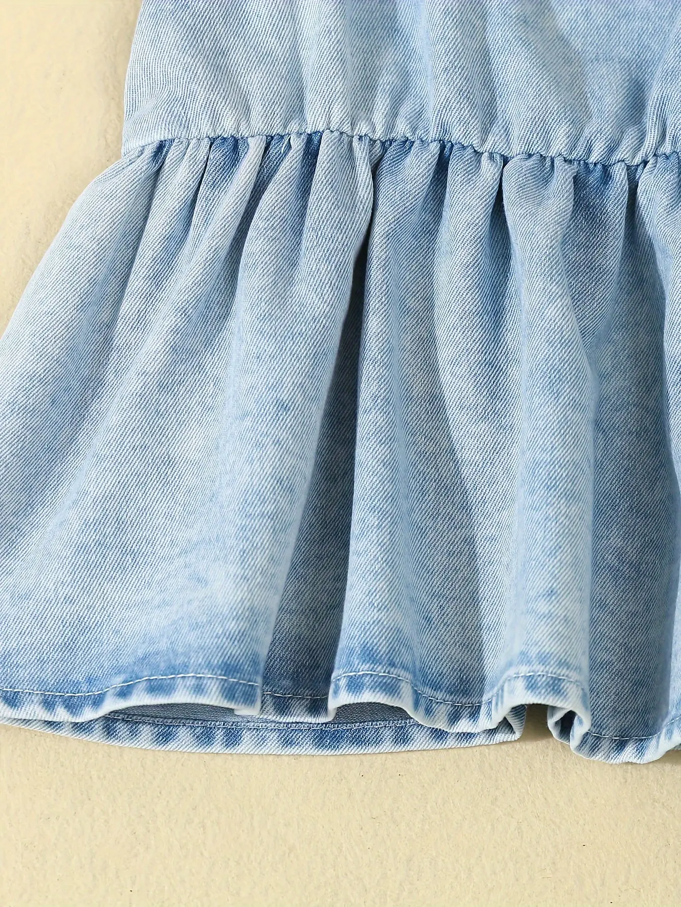 A New Summer Set Of Comfortable Denim Halter Tops And Flower-Embroidered Casual Trousers For Retro-Style Girls