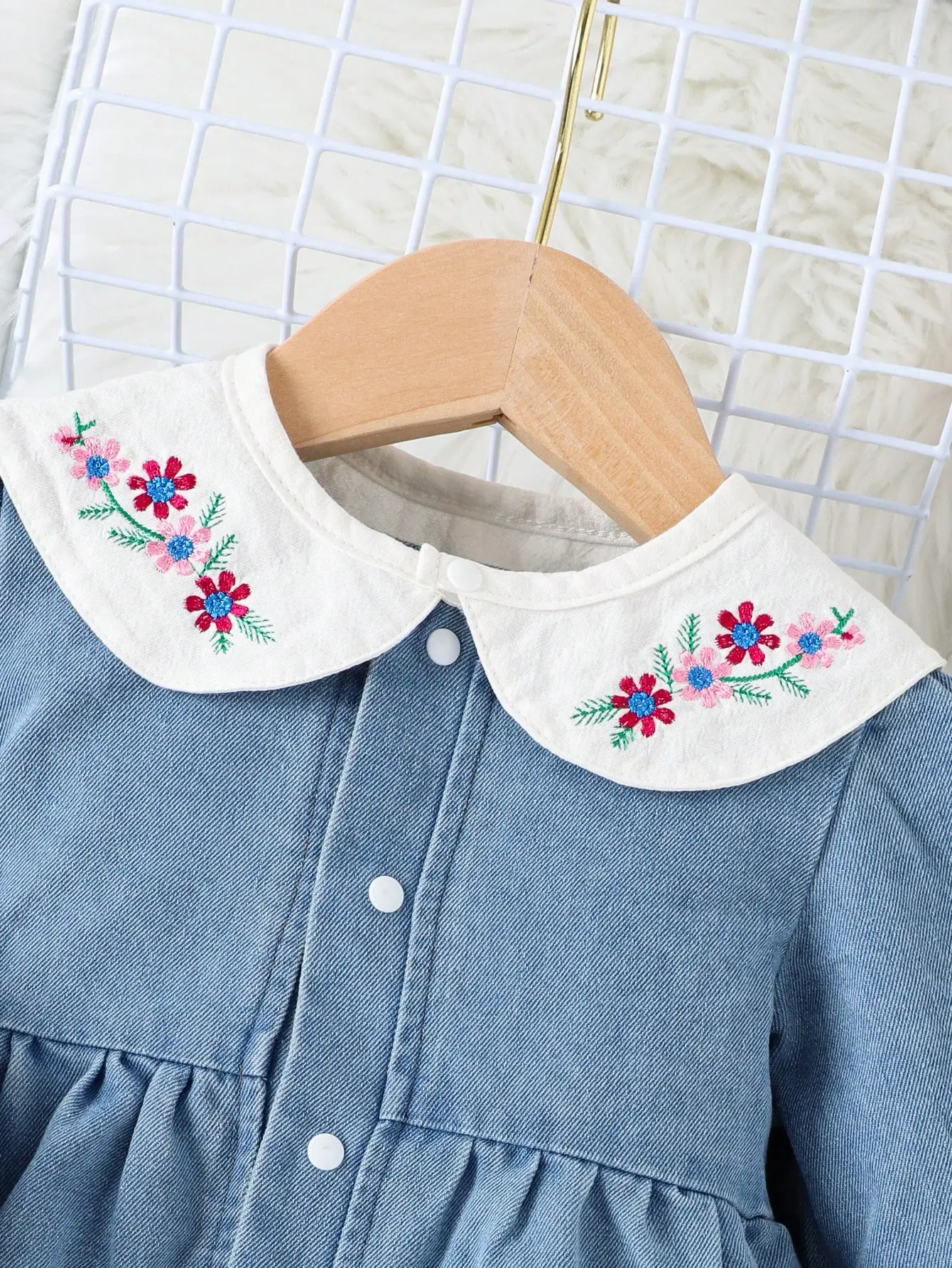 Spring And Autumn Baby Girl Fashion Leisure Holiday Out Comfortable Denim Long Sleeve Dress Flower Embroidered Collar