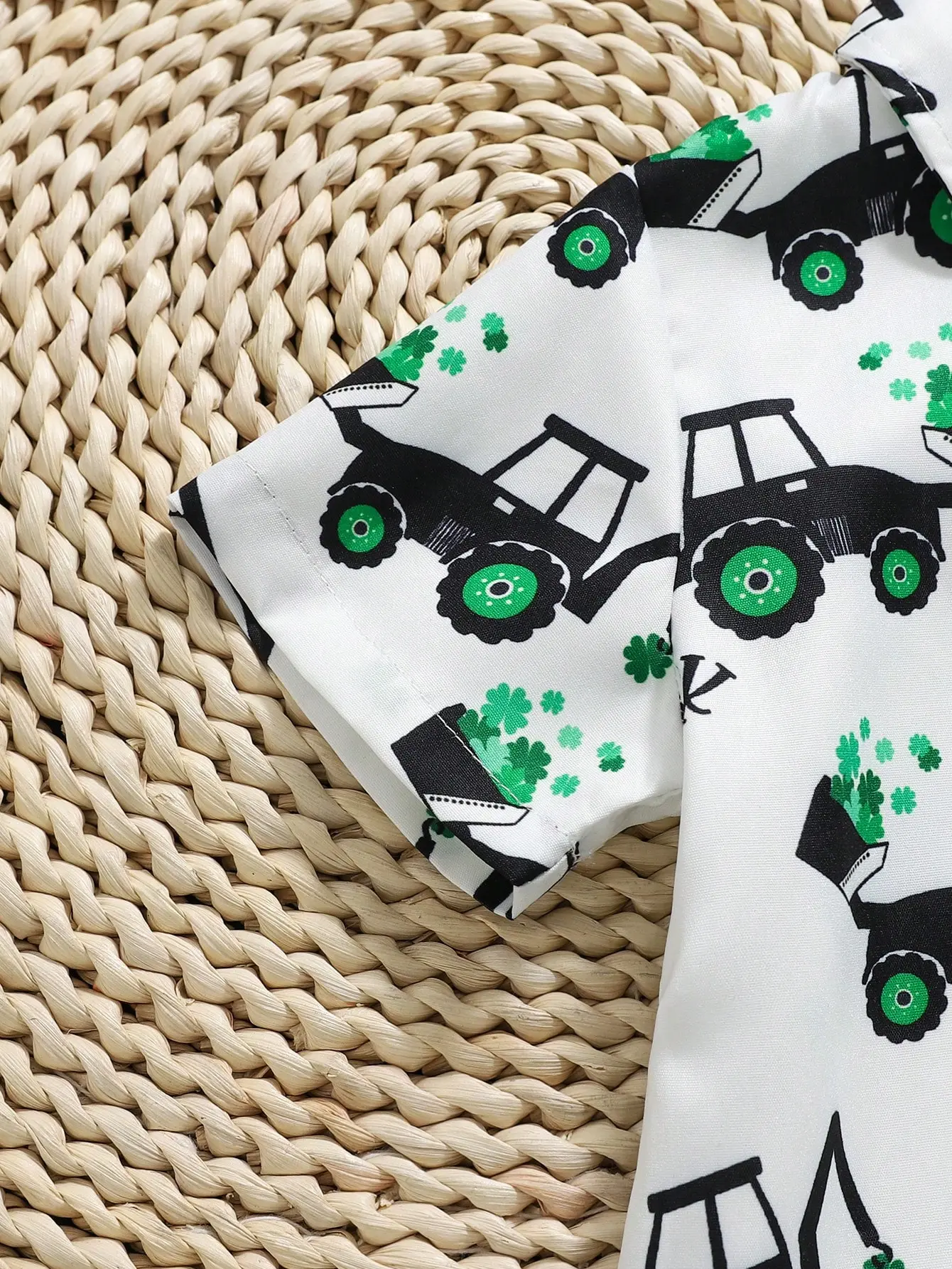 2025 Summer Four-Leaf Clover Digging Cart Pattern Full Print Shirt Green Shorts Set Leisure Vacation Comfortable Loose Set