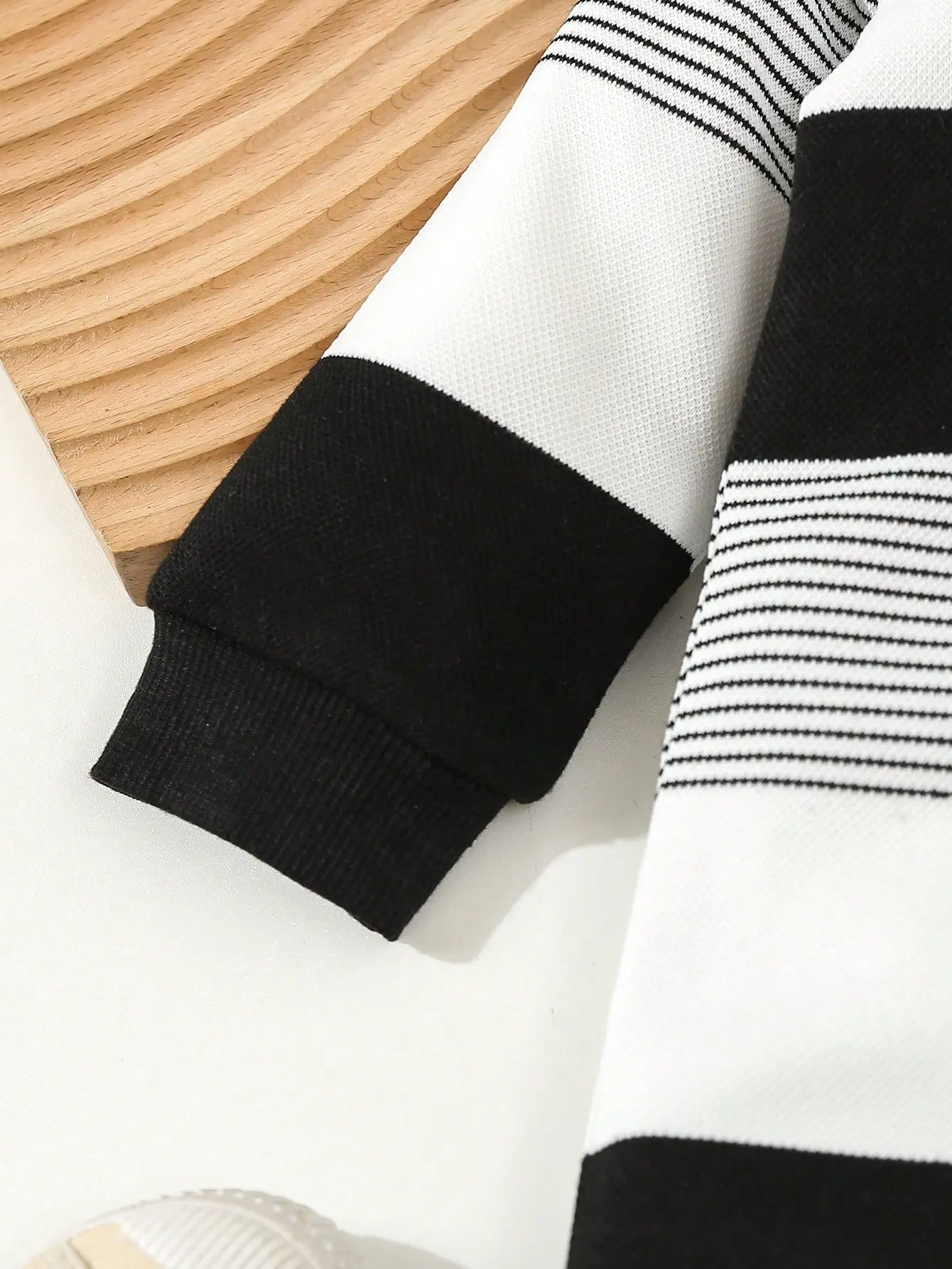 A Classic Black And White Striped Dress For Baby Boys In Spring And Autumn With Long Sleeves And Long Pants For Casual Crawling
