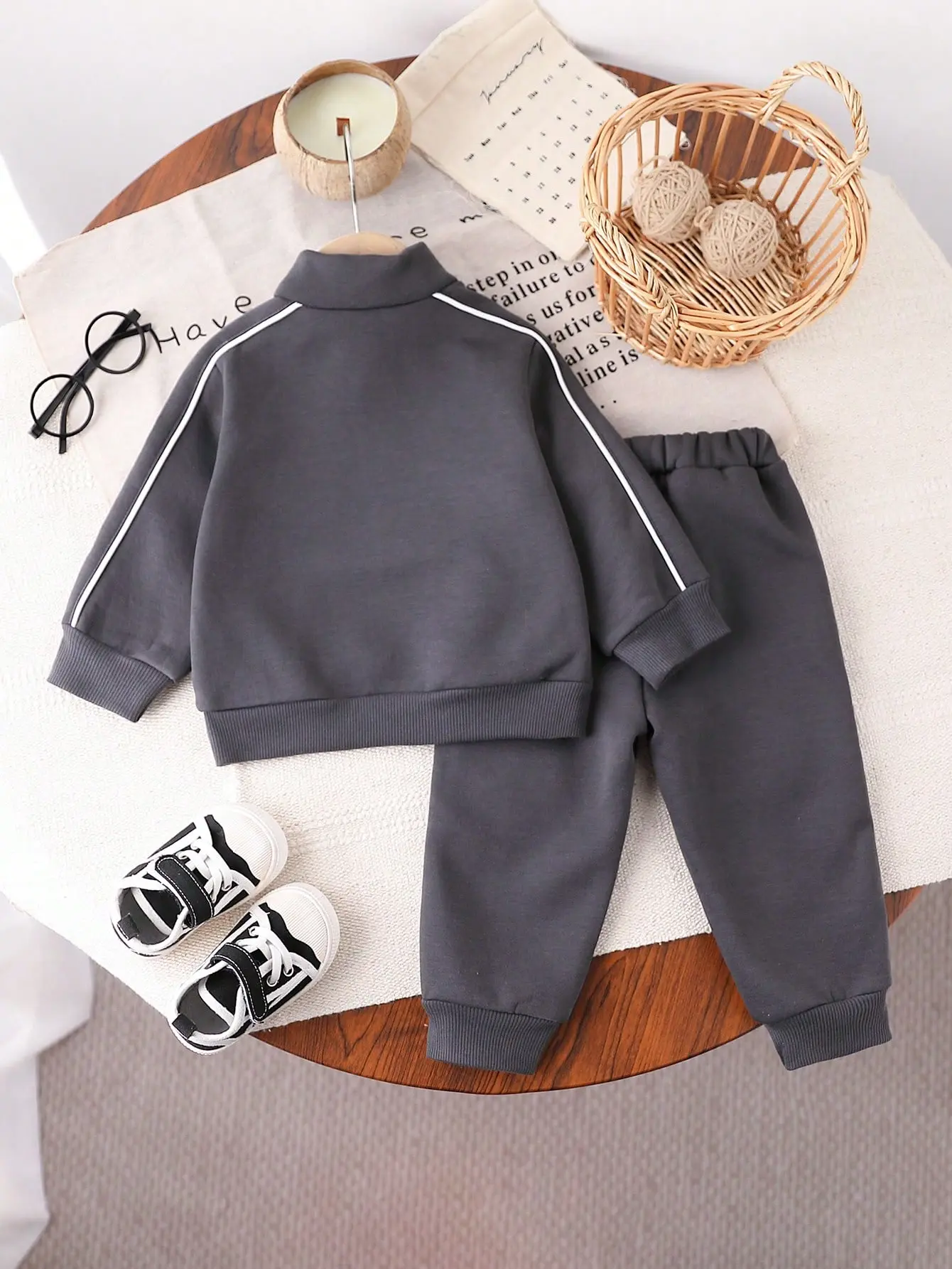 Spring And Autumn Baby Boy Hoodie, Tapered Sweatpants Set, Outdoor Sports And Casual Style 2-Piece Set