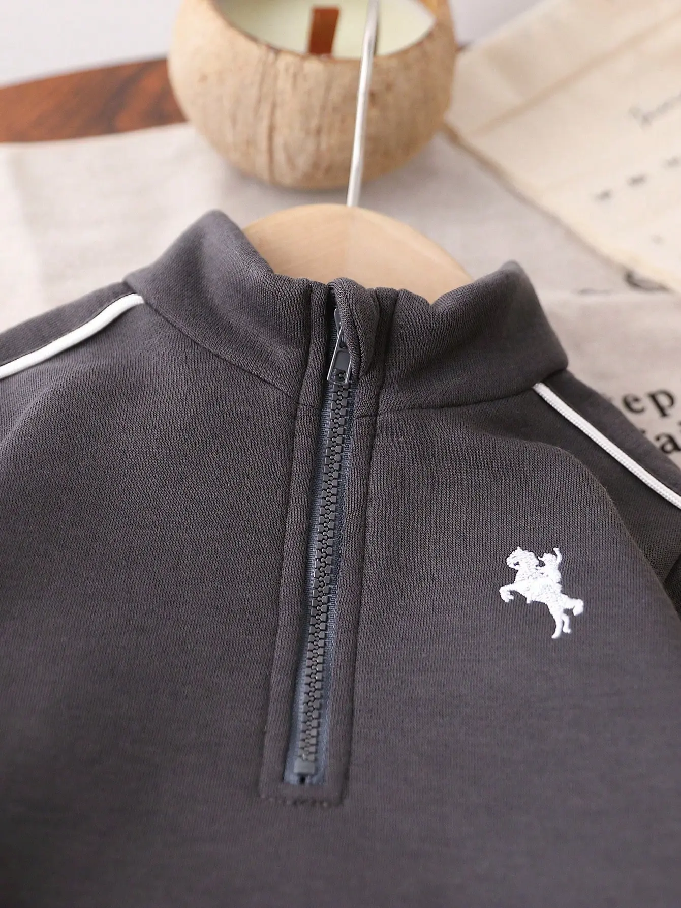 Spring And Autumn Baby Boy Hoodie, Tapered Sweatpants Set, Outdoor Sports And Casual Style 2-Piece Set