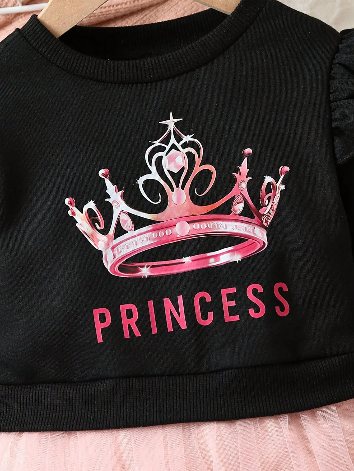 A Black Crown-Printed Sweatshirt For Baby Girls In Spring And Autumn An Outdoor Comfortable And Casual Long-Sleeved Shirt