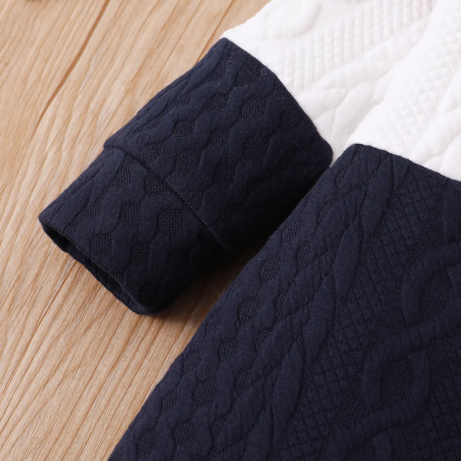 0-2-year-old newborn boys in autumn and winter long-sleeved round-neck color stitched buttons long-legged climbing clothes