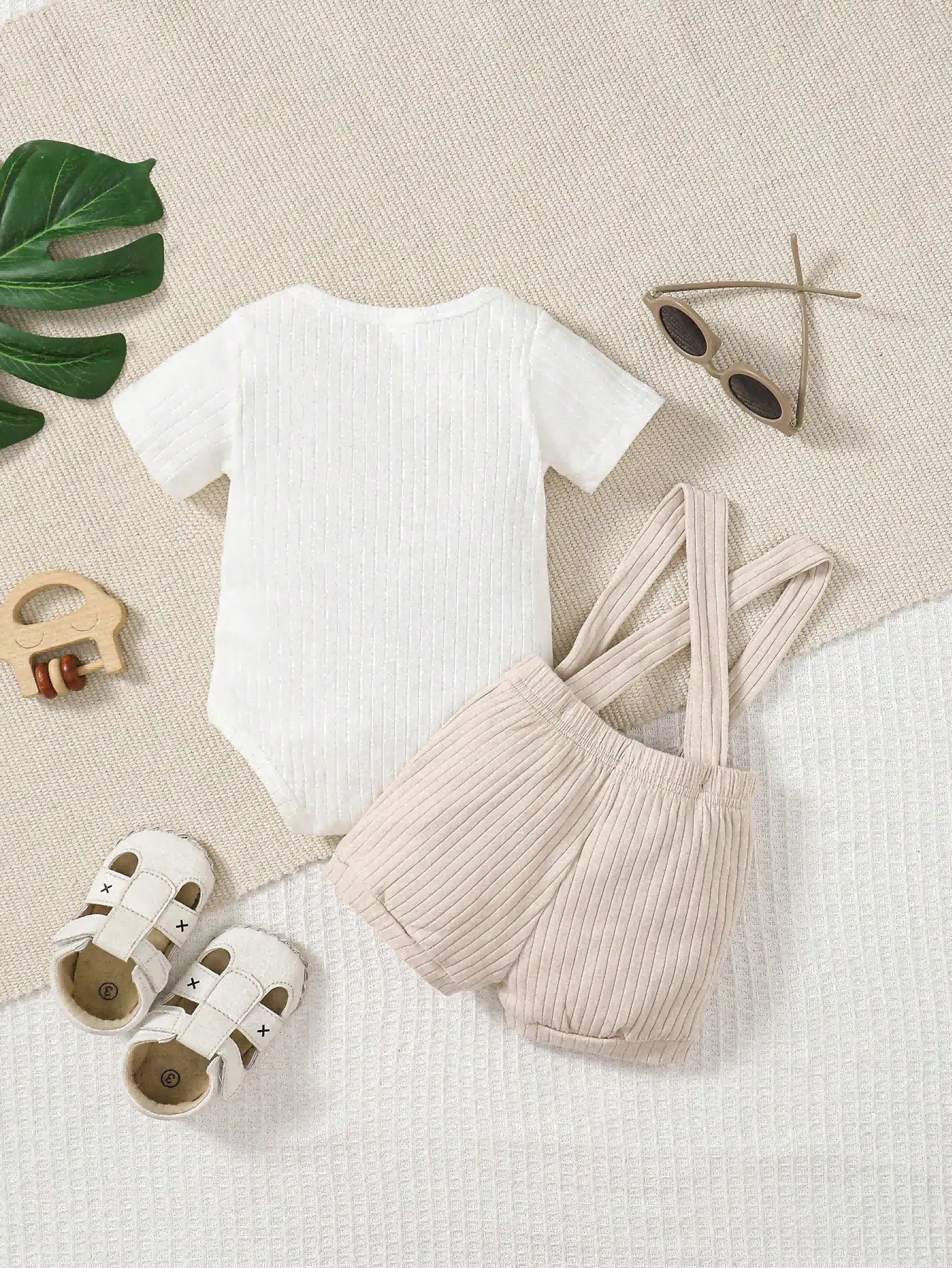 Summer Baby Boy Patched Pocket Bodysuit & Crisscross Back Pinafore Shorts Suit