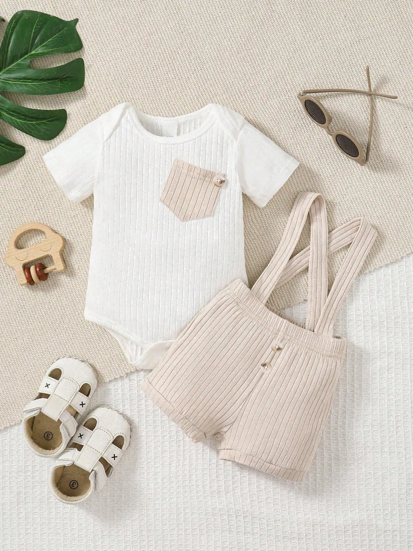 Summer Baby Boy Patched Pocket Bodysuit & Crisscross Back Pinafore Shorts Suit