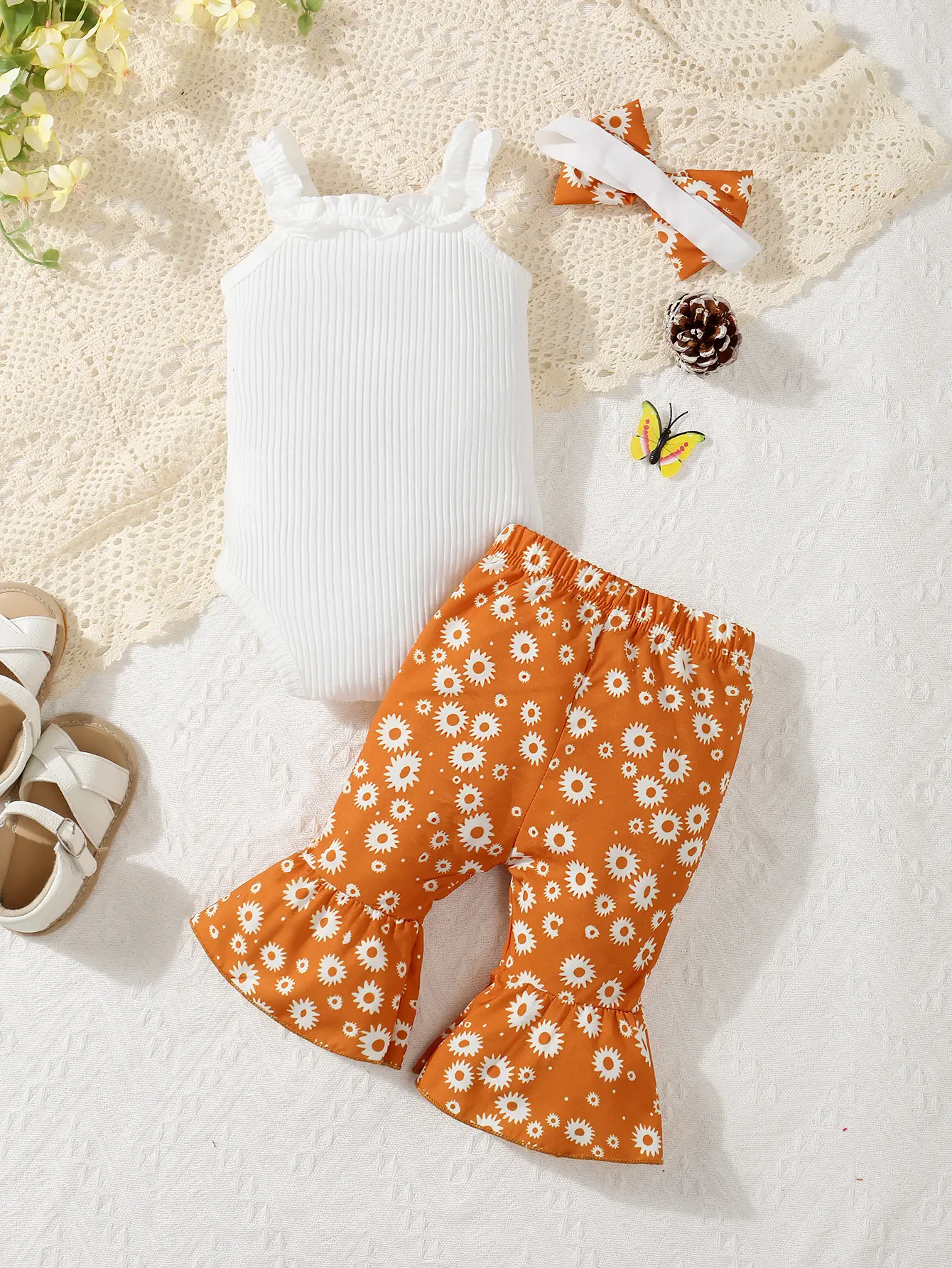 0-2 Year Old Summer Baby Girl Cute Casual Letter Printed Top Paired With Daisy Print Flared Pants Headscarf Suitable For Travel