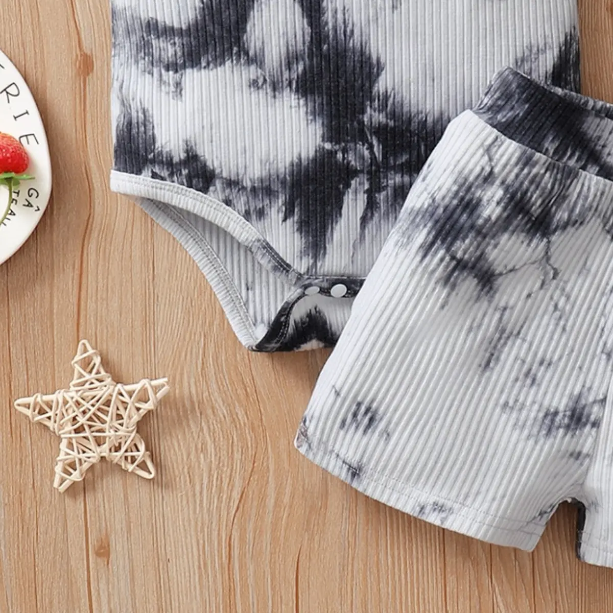 0-2 Year Old Baby Boy Summer Fashionable Round Neck Simple Casual Short Sleeved Shorts Set