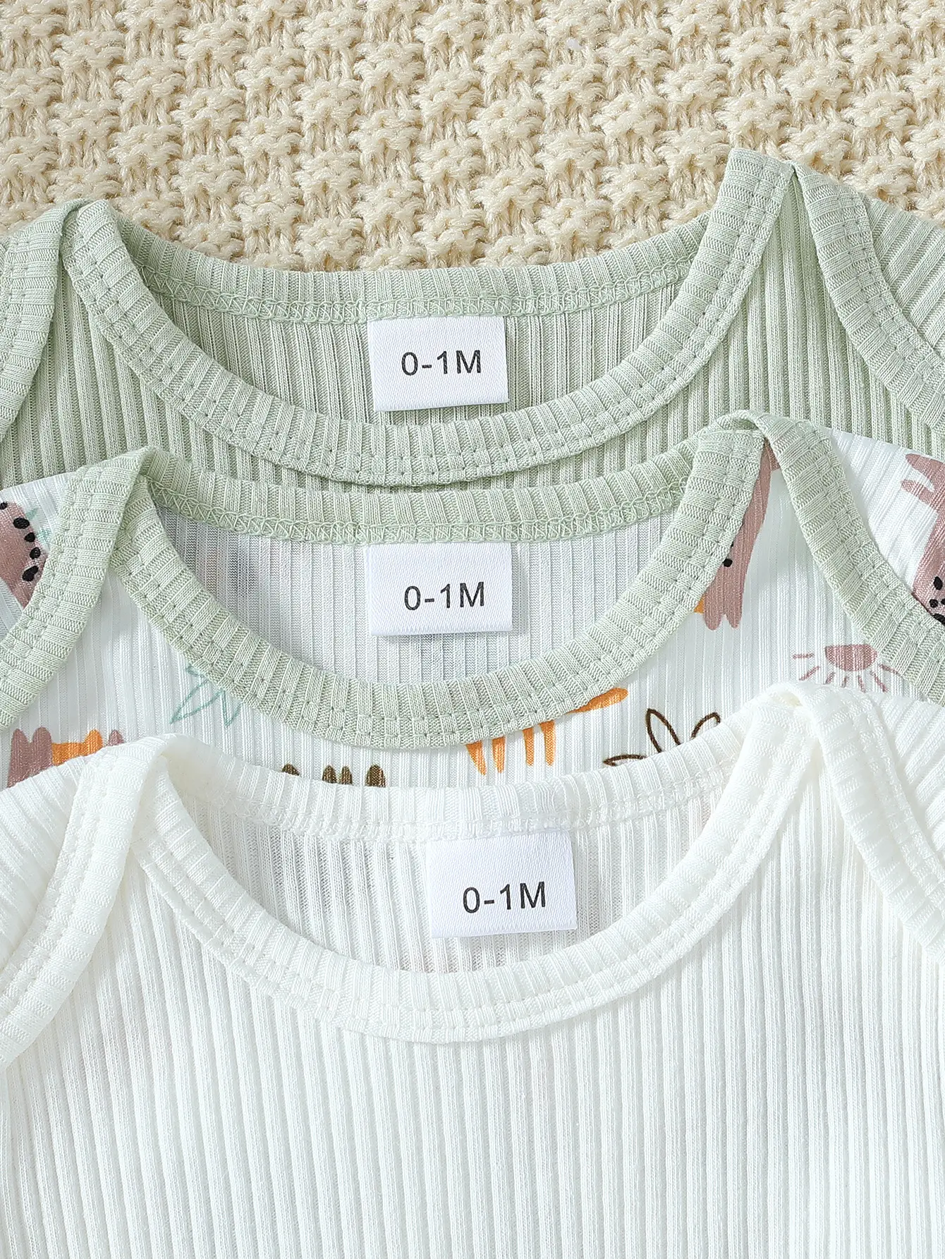 Newborn baby boy's simple three piece short sleeved jumpsuit for home and outdoor activities