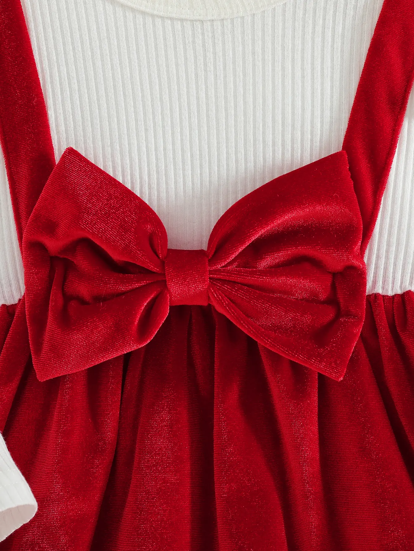Baby girl autumn and winter elegant and fashionable warm gold velvet fabric round neck ruffle edge long sleeved gold velvet shou