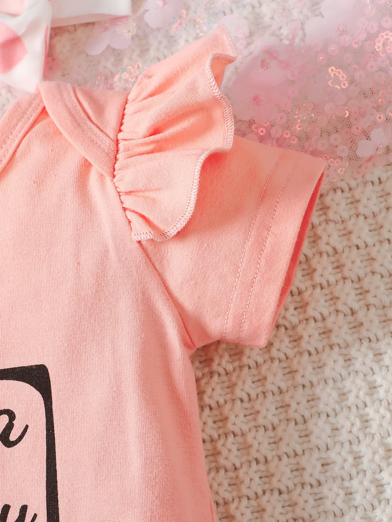Baby Girl slogan Graphic Ruffle Trim Bodysuit & Bow Waist Layered Trim Shorts & Headband