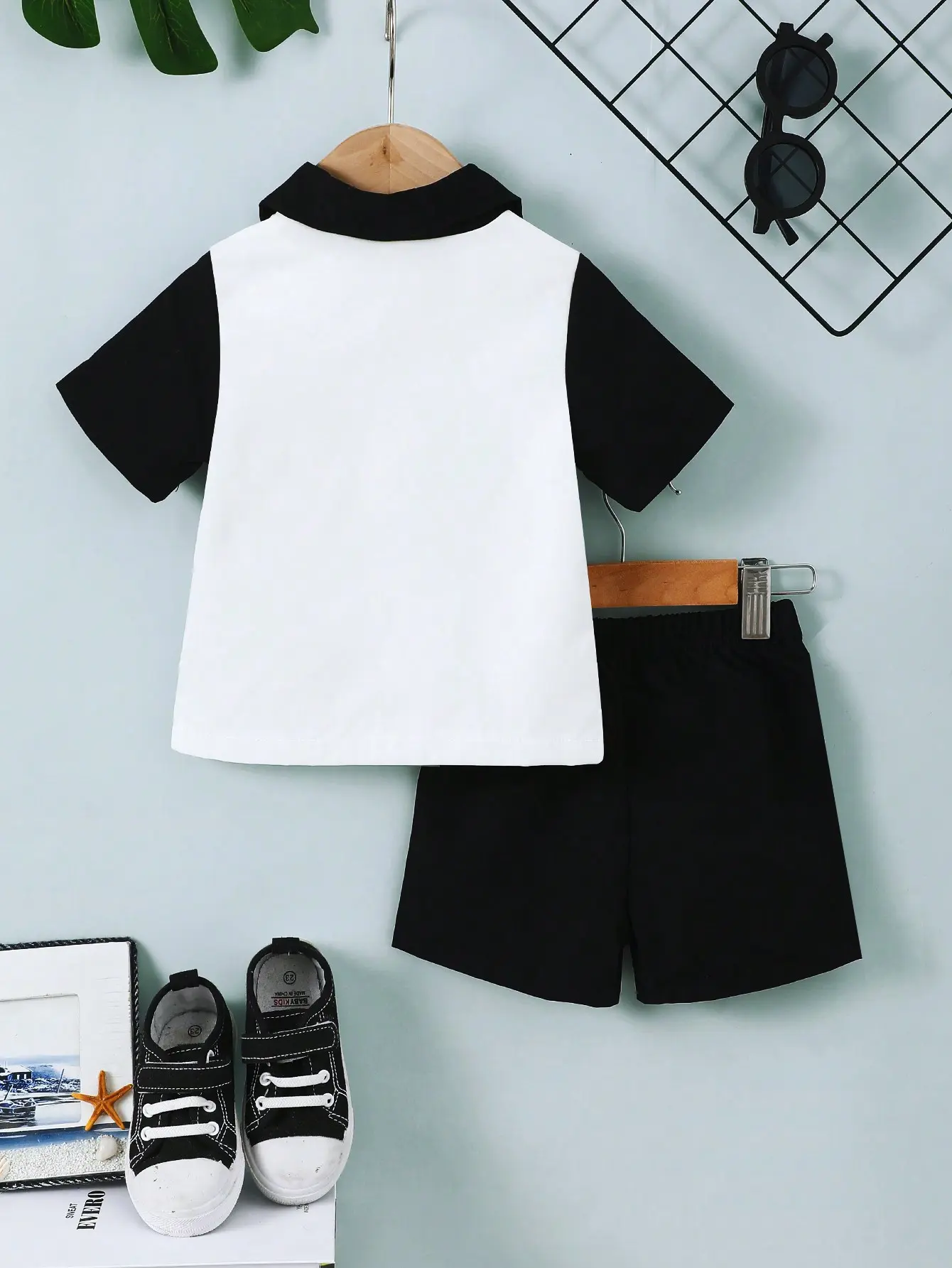 Summer Fashion New Black And White Splicing Baby Shirt Racing Suit And Black Shorts Set