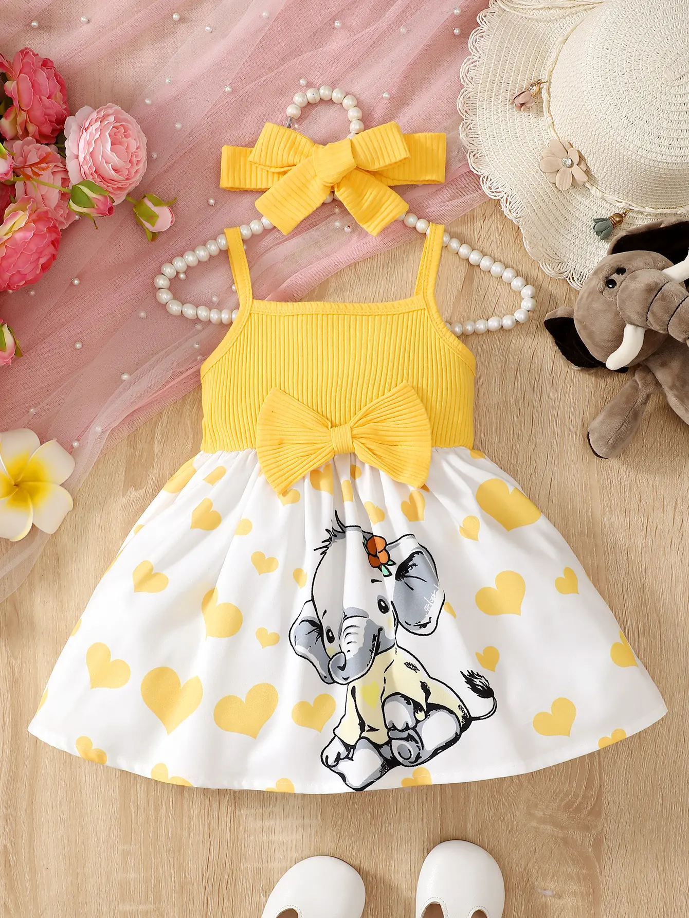 Fashionable baby girl summer trend cute heart with cartoon elephant suspender dress
