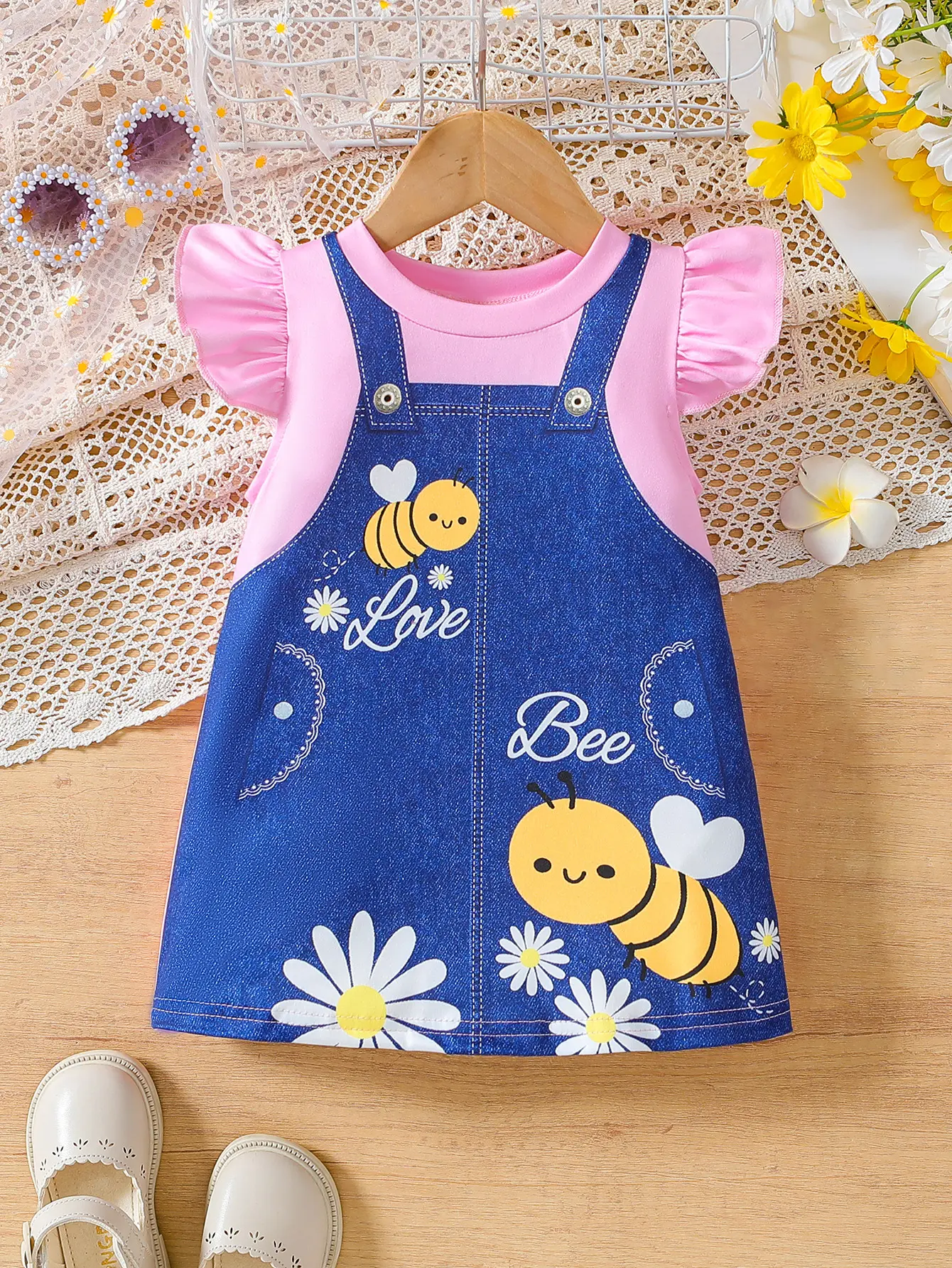 A summer cute and fun little bee flower round neck fake two-piece suspender dress