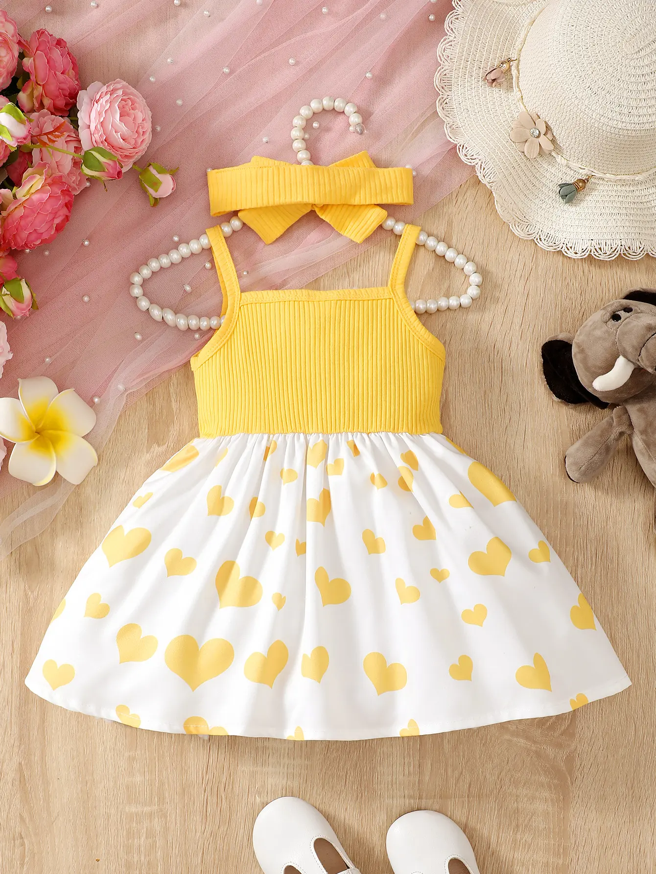 Fashionable baby girl summer trend cute heart with cartoon elephant suspender dress