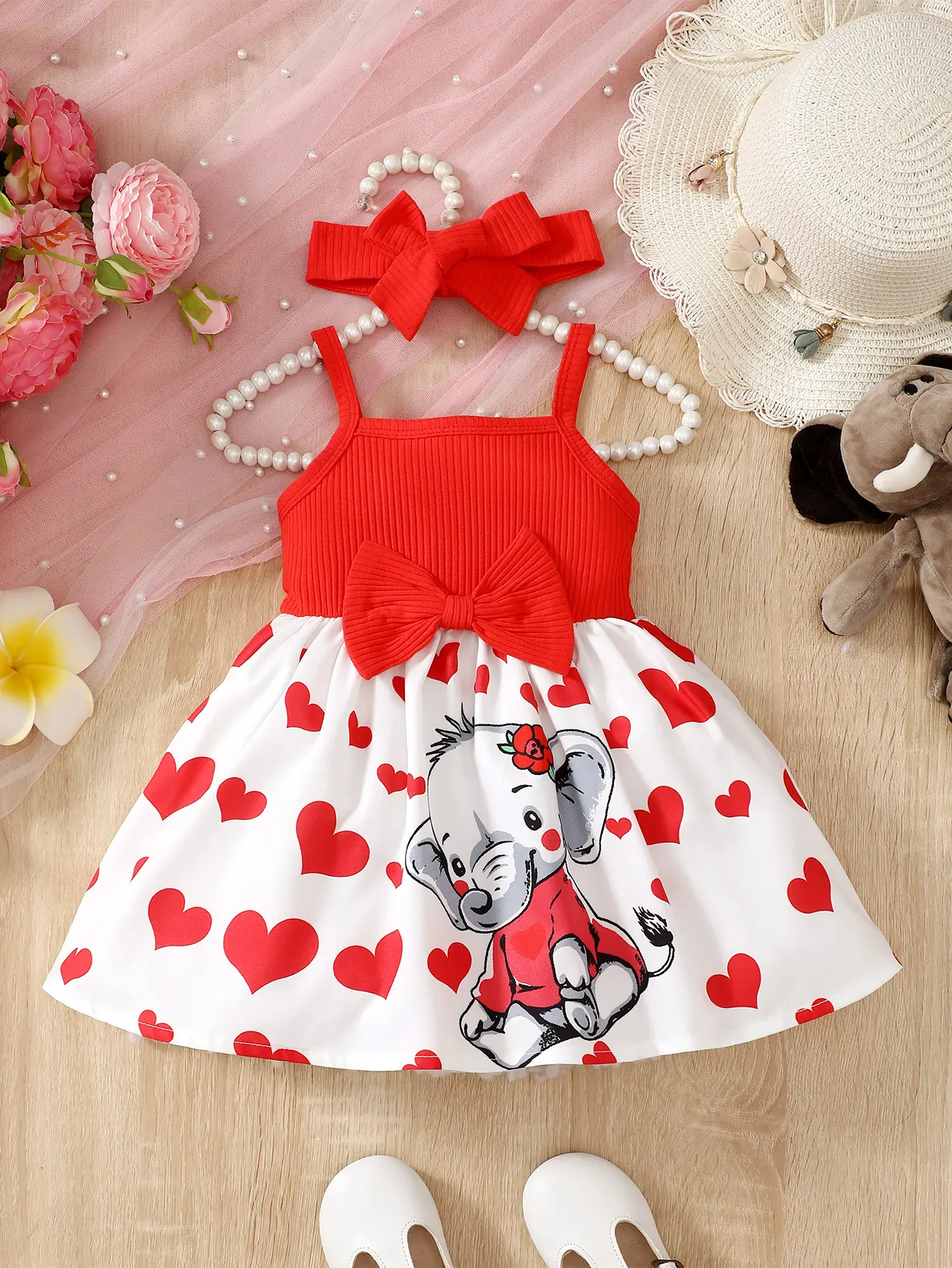 Fashionable baby girl summer trend cute heart with cartoon elephant suspender dress