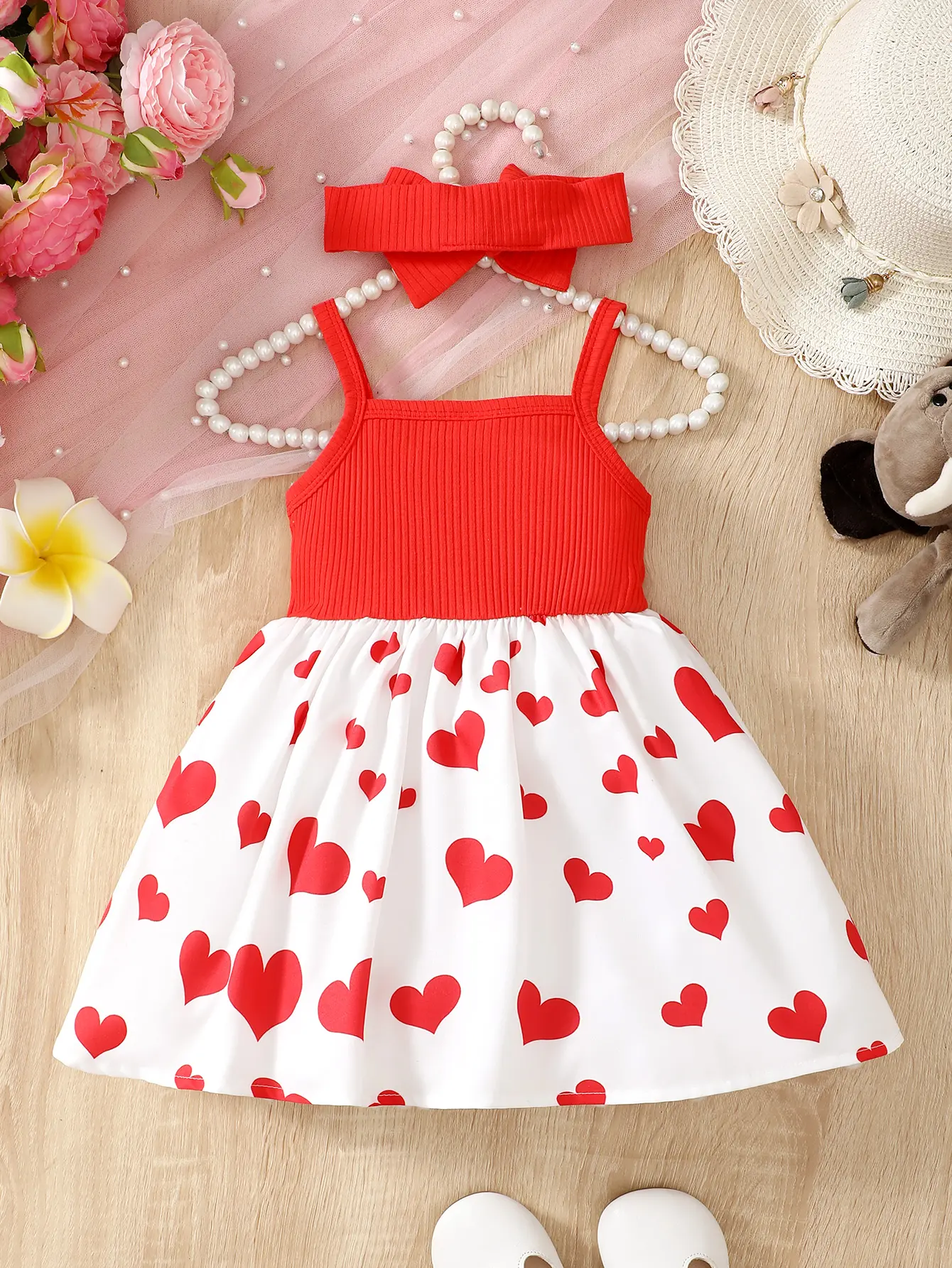 Fashionable baby girl summer trend cute heart with cartoon elephant suspender dress