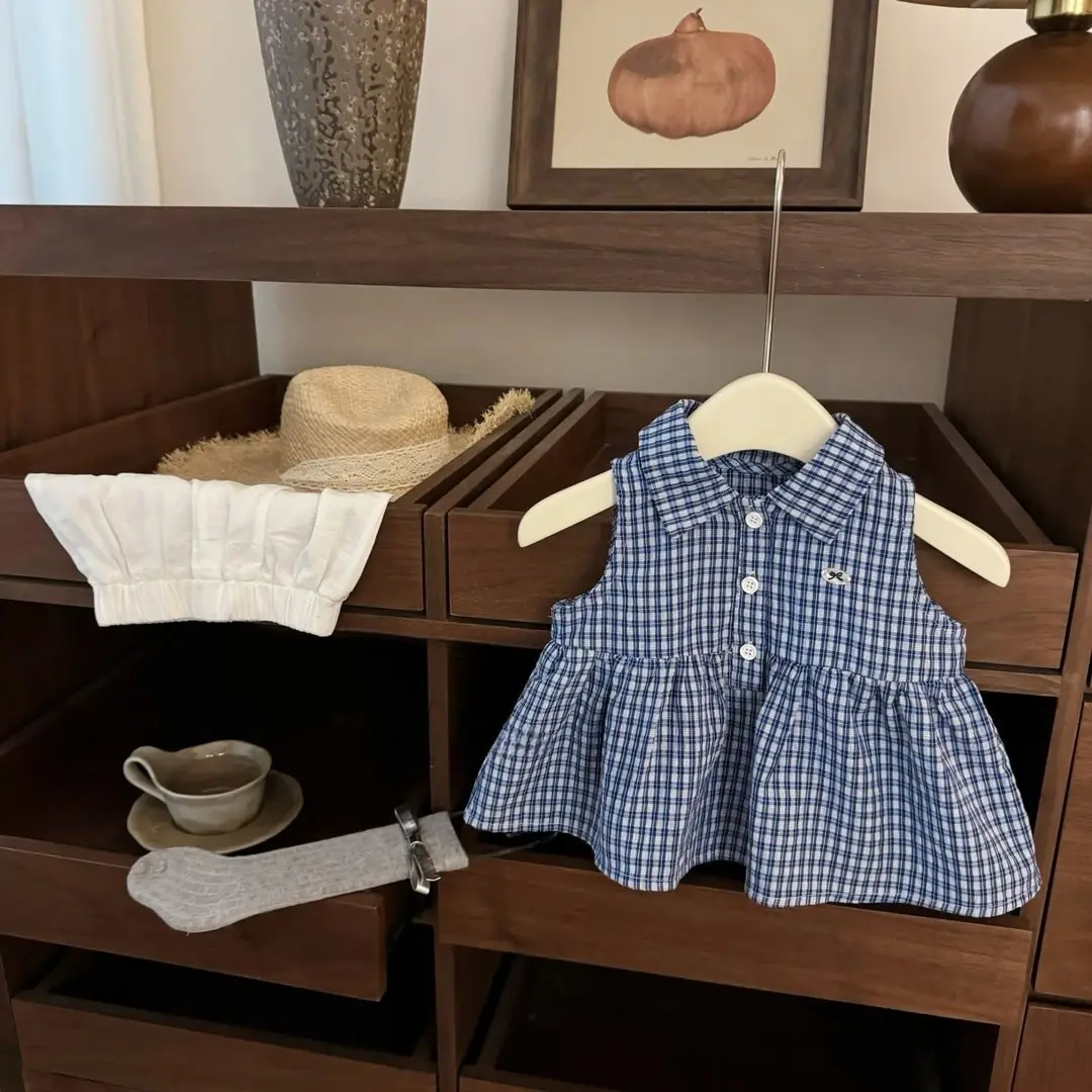 Baby Girl's Stylish Two-Piece Outfit Summer School Style Lapel Sleeveless Checked Vest And Shorts Set