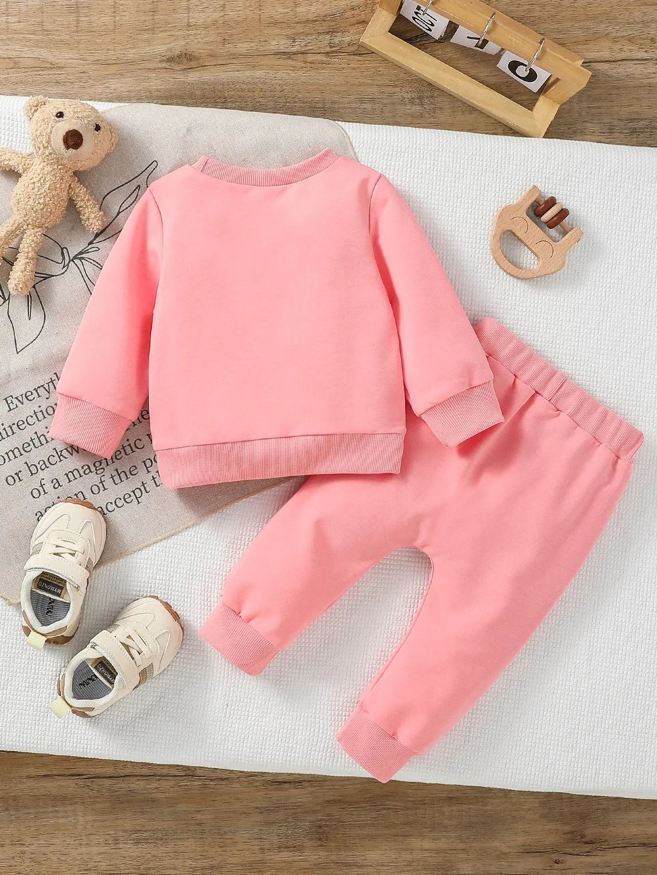 2pcs Baby girl autumn casual and cute cartoon rainbow Pink Sweatshirt+ Long Trousers With bow  Active Fashion Set