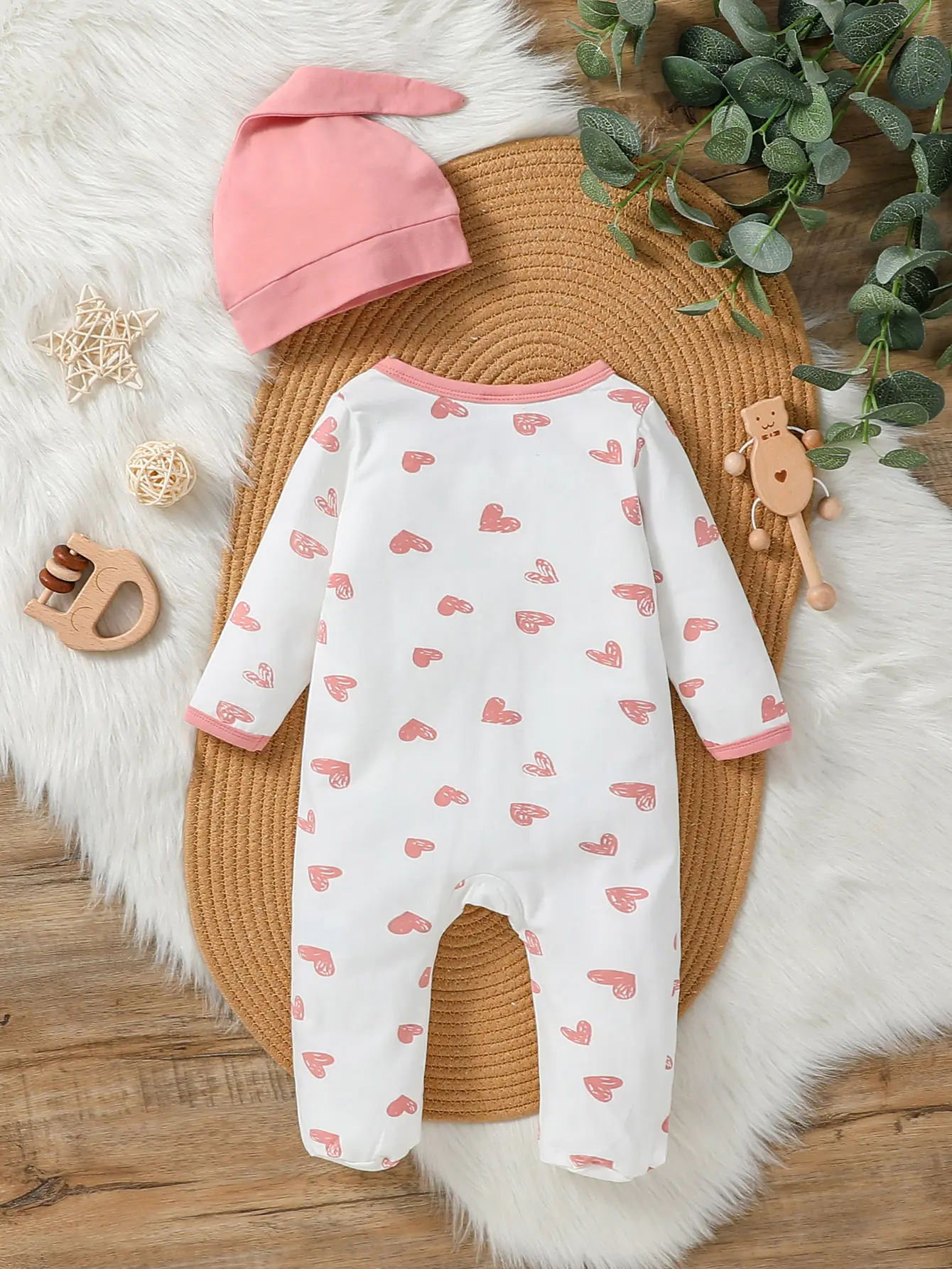 Newborn Baby girl lovely and sweet Long Sleeve heart print autumn O-Neck Footed Fashion Daily wear jumpsuits+cap