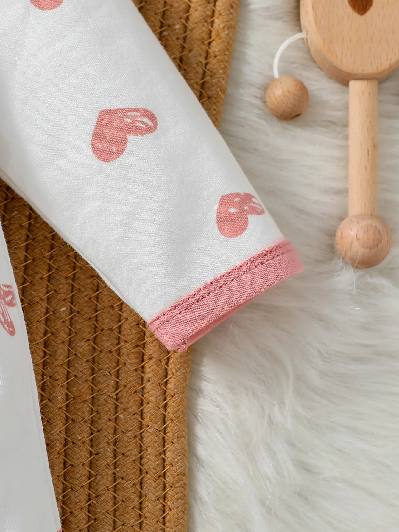 Newborn Baby girl lovely and sweet Long Sleeve heart print autumn O-Neck Footed Fashion Daily wear jumpsuits+cap