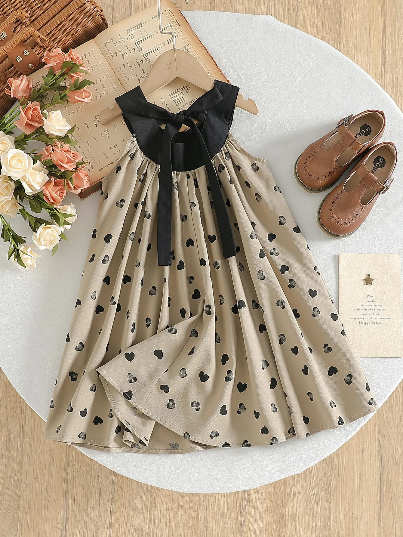 Children’s Fashion Summer New Arrival Girls’ Bowknot Heart Print Sleeveless Dress with Versatile Casual Style