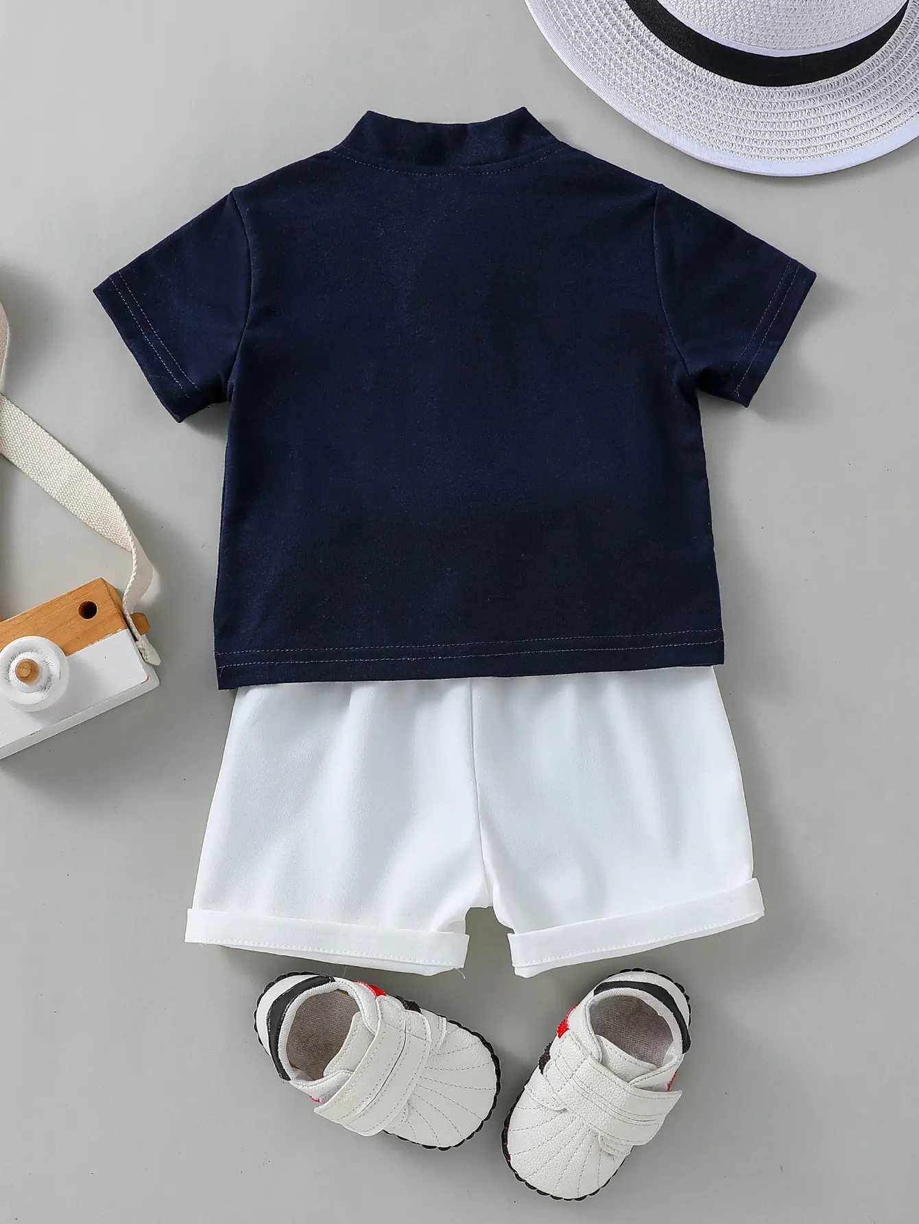 Fashionable Summer New Arrival Boys’ Solid Color T-Shirt and Stain-Resistant Shorts Two-Piece Set in Casual Style