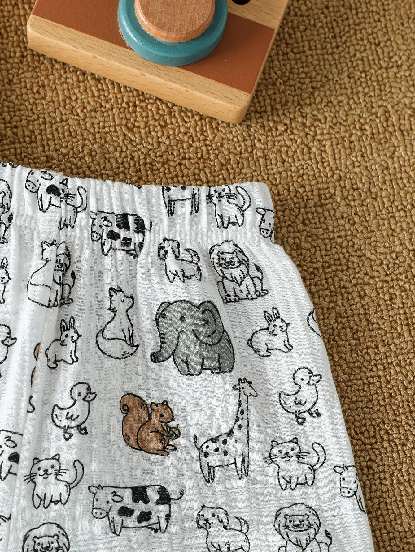 2025 New Summer Dinosaur Cartoon Printed Short-sleeved T-shirt and Shorts, Fashionable and Versatile Two-piece Set for Baby Boys