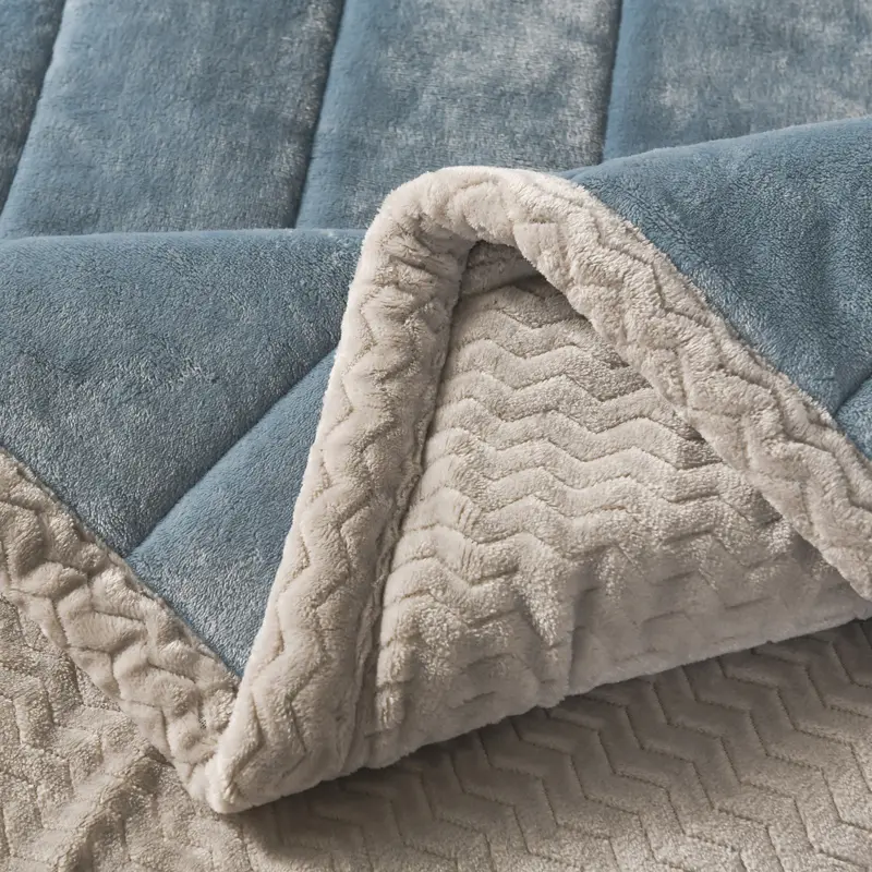 Coral Fleece Autumn Winter Warm Blankets for Bed 3 Layers Thicken Flannel Blanket Quilt Soft Comfortable Warmth Quilts Washable