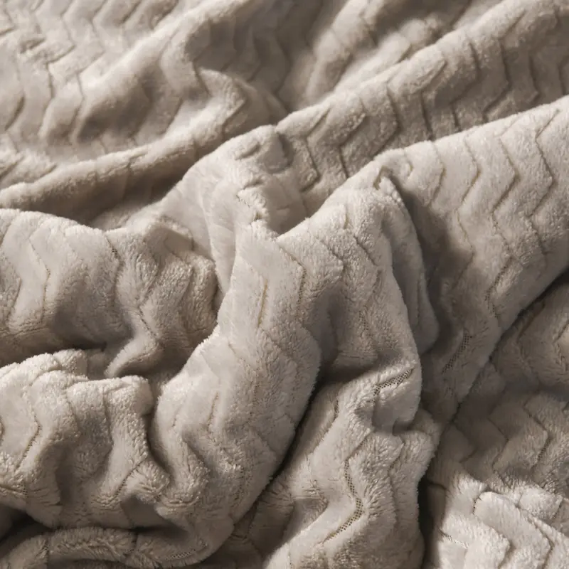Coral Fleece Autumn Winter Warm Blankets for Bed 3 Layers Thicken Flannel Blanket Quilt Soft Comfortable Warmth Quilts Washable
