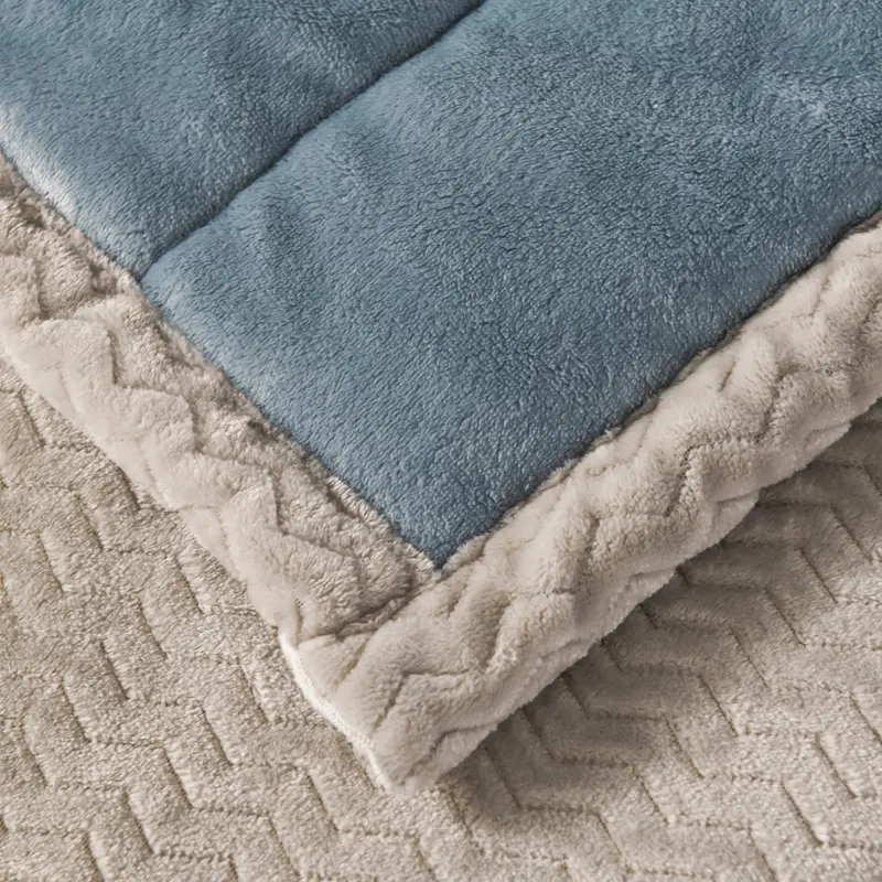 Coral Fleece Autumn Winter Warm Blankets for Bed 3 Layers Thicken Flannel Blanket Quilt Soft Comfortable Warmth Quilts Washable