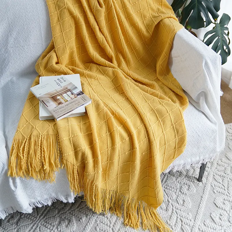 Gift Diamond Acrylic Knitted Throw Blanket Lightweight Soft Cozy Decorative Woven Blanket with Tassels for Couch Bed Sofa Travel